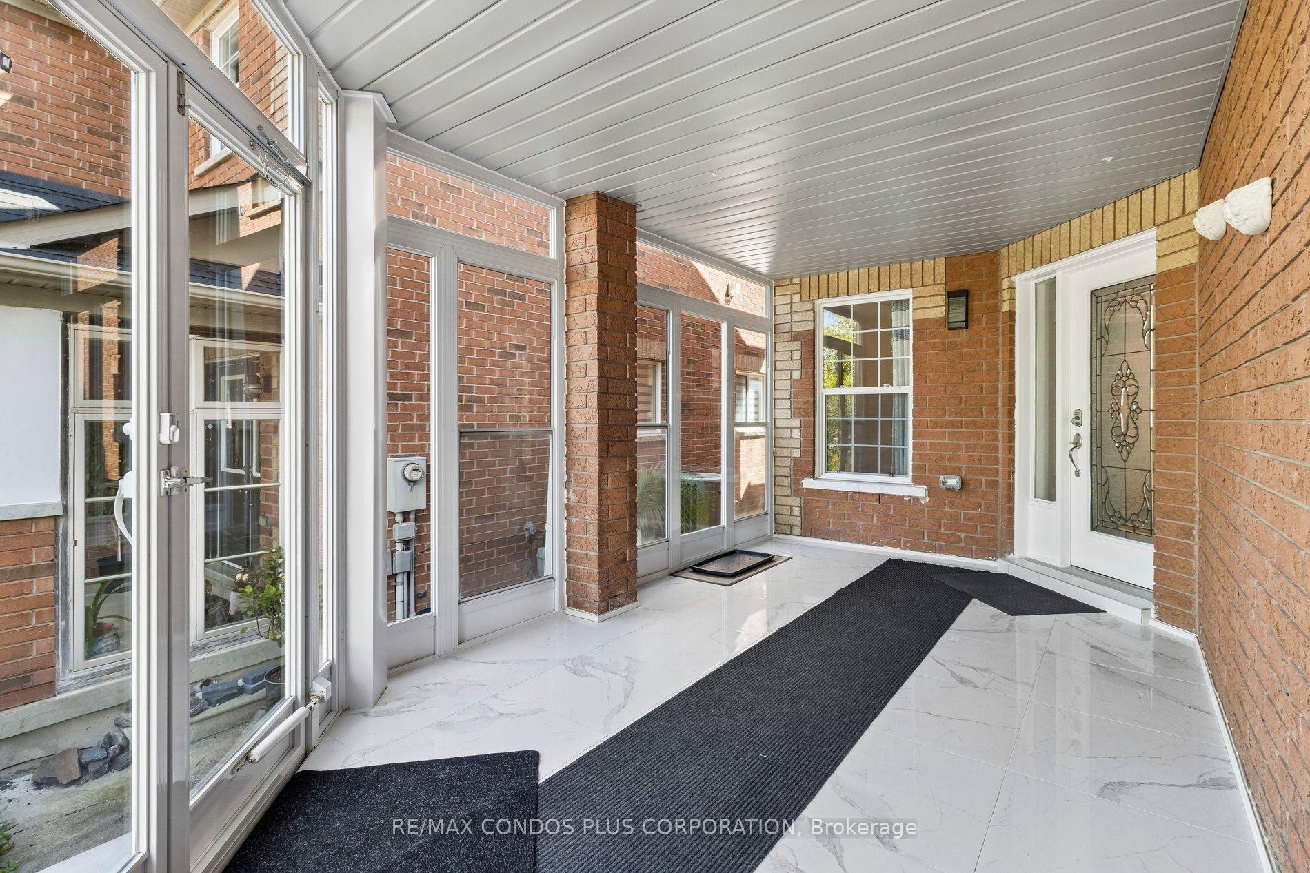 Photo 4 of 41 Maroon Drive, Richmond Hill, Oak Ridges Lake Wilcox — HOMEH