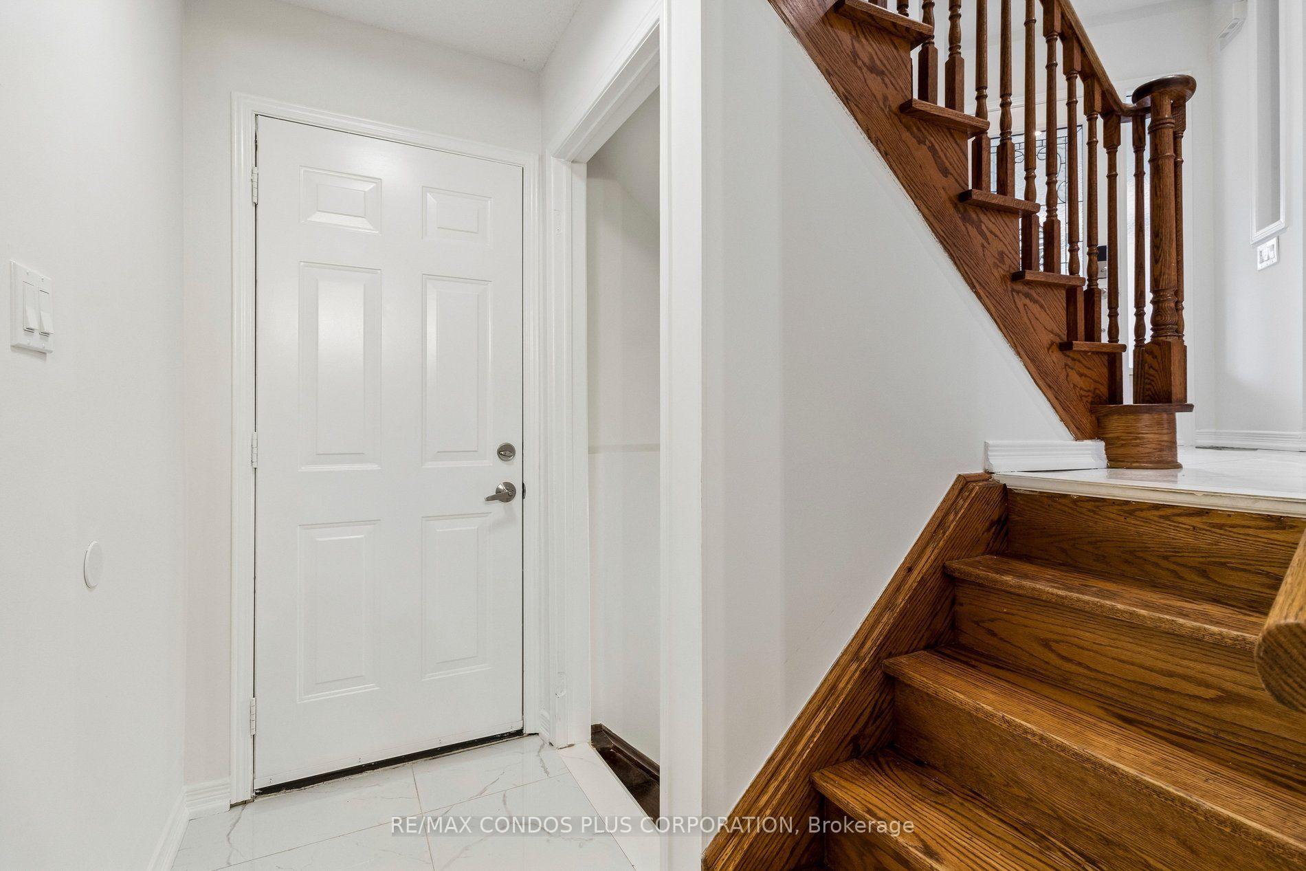 Photo 15 of 41 Maroon Drive, Richmond Hill, Oak Ridges Lake Wilcox — HOMEH