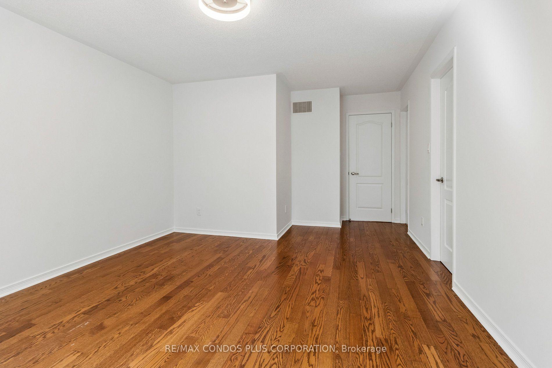 Photo 22 of 41 Maroon Drive, Richmond Hill, Oak Ridges Lake Wilcox — HOMEH