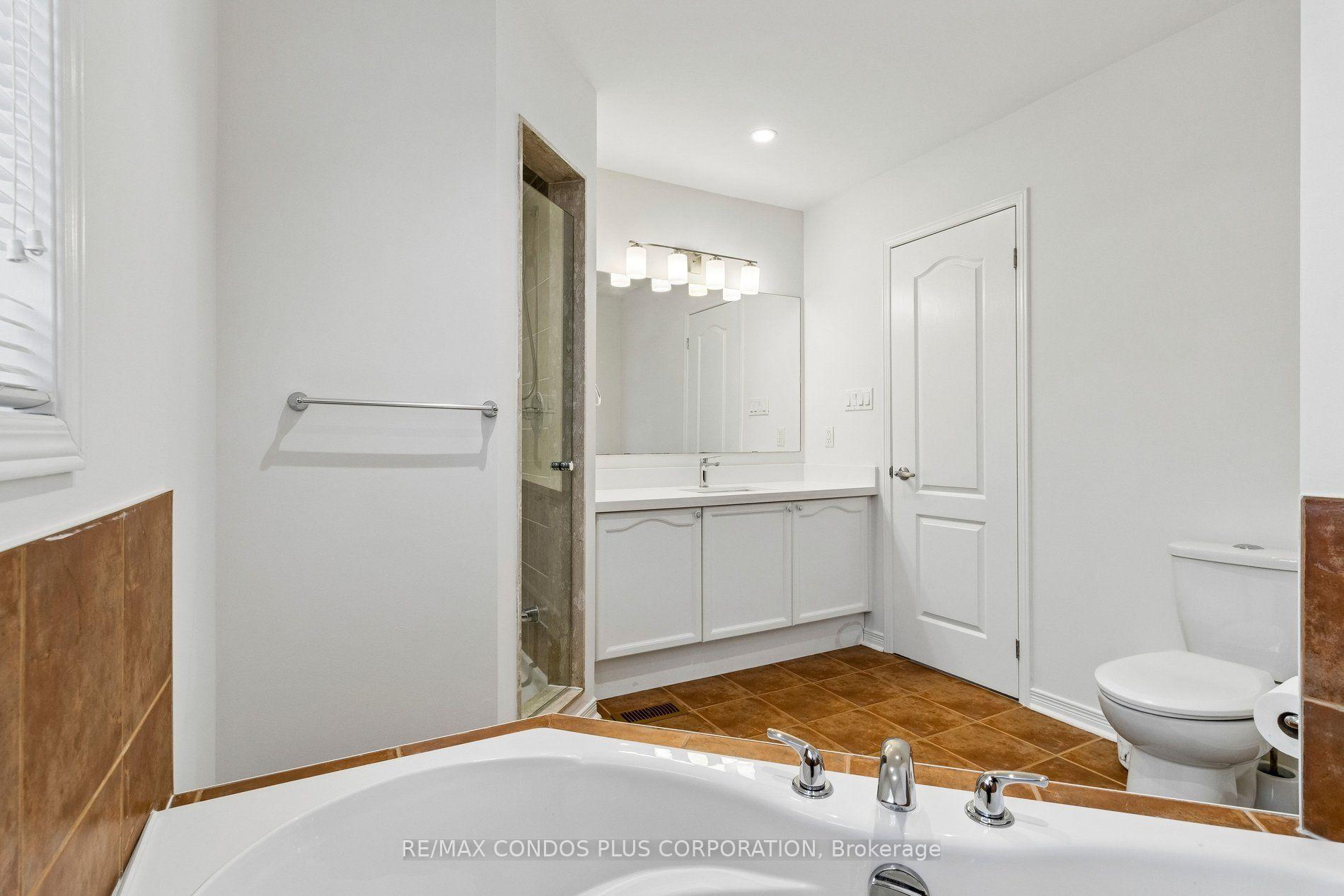 Photo 25 of 41 Maroon Drive, Richmond Hill, Oak Ridges Lake Wilcox — HOMEH