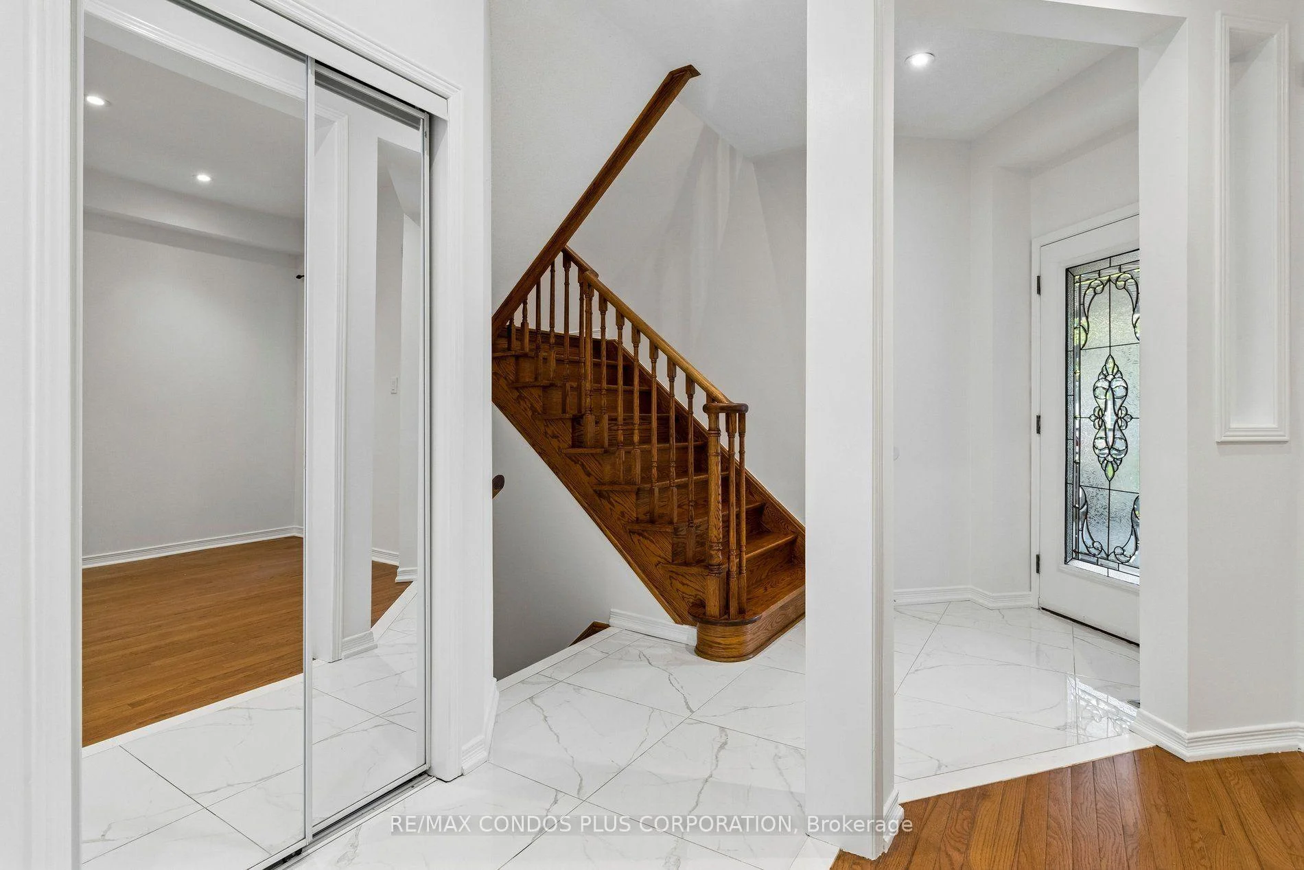 Photo 7 of 41 Maroon Drive, Richmond Hill, Oak Ridges Lake Wilcox — HOMEH