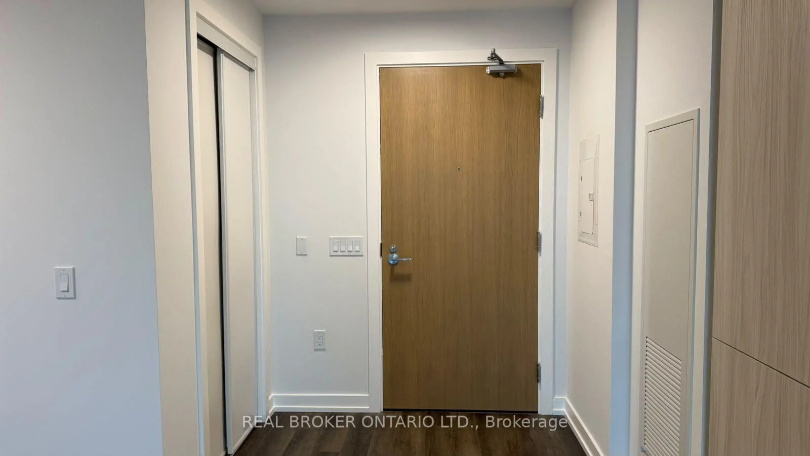 Photo 5 of Unit 1610, 21 Meadowdale Road, Vaughan, Vaughan Corporate Centre — HOMEH