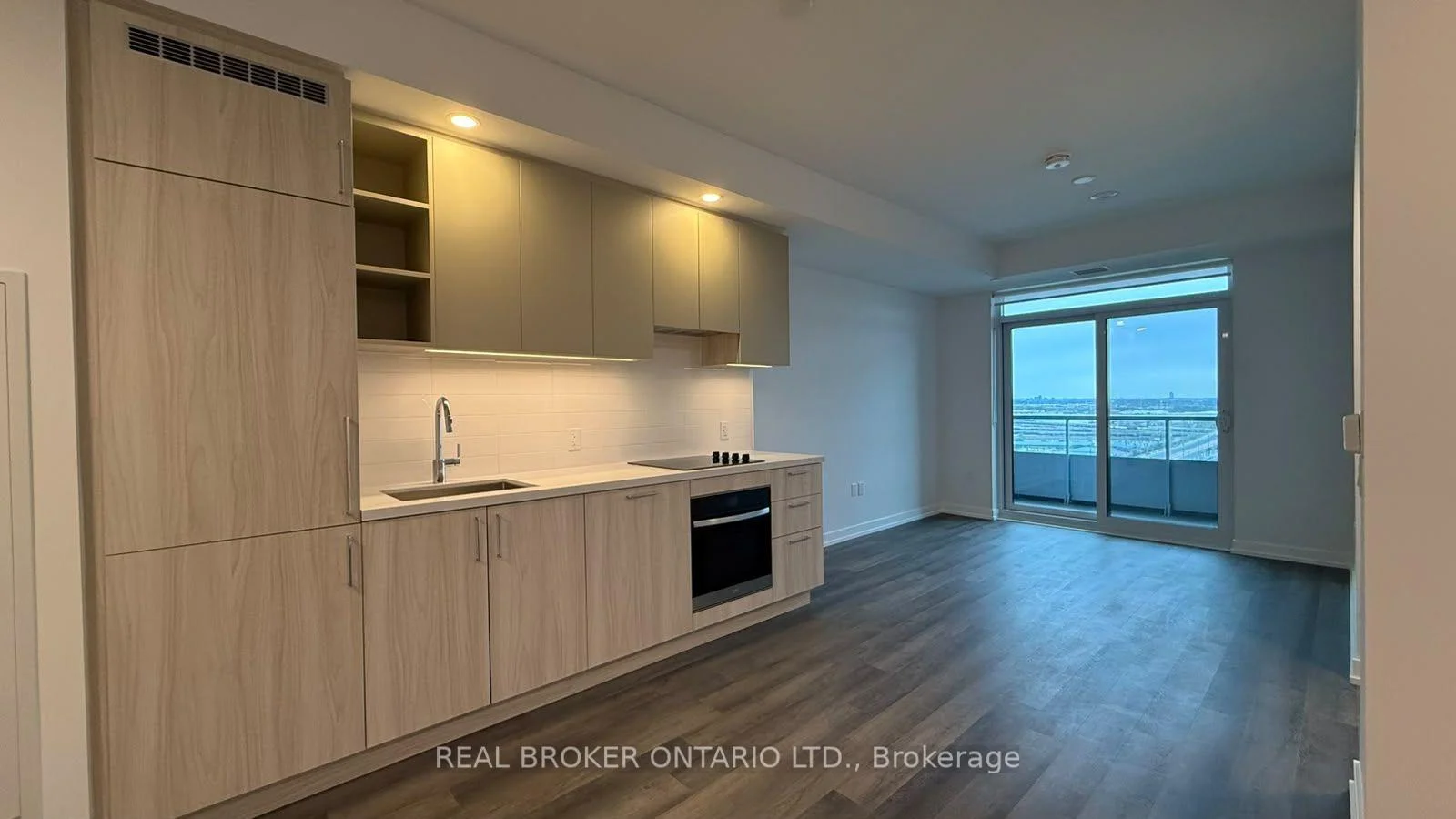 Photo 12 of Unit 1610, 21 Meadowdale Road, Vaughan, Vaughan Corporate Centre — HOMEH