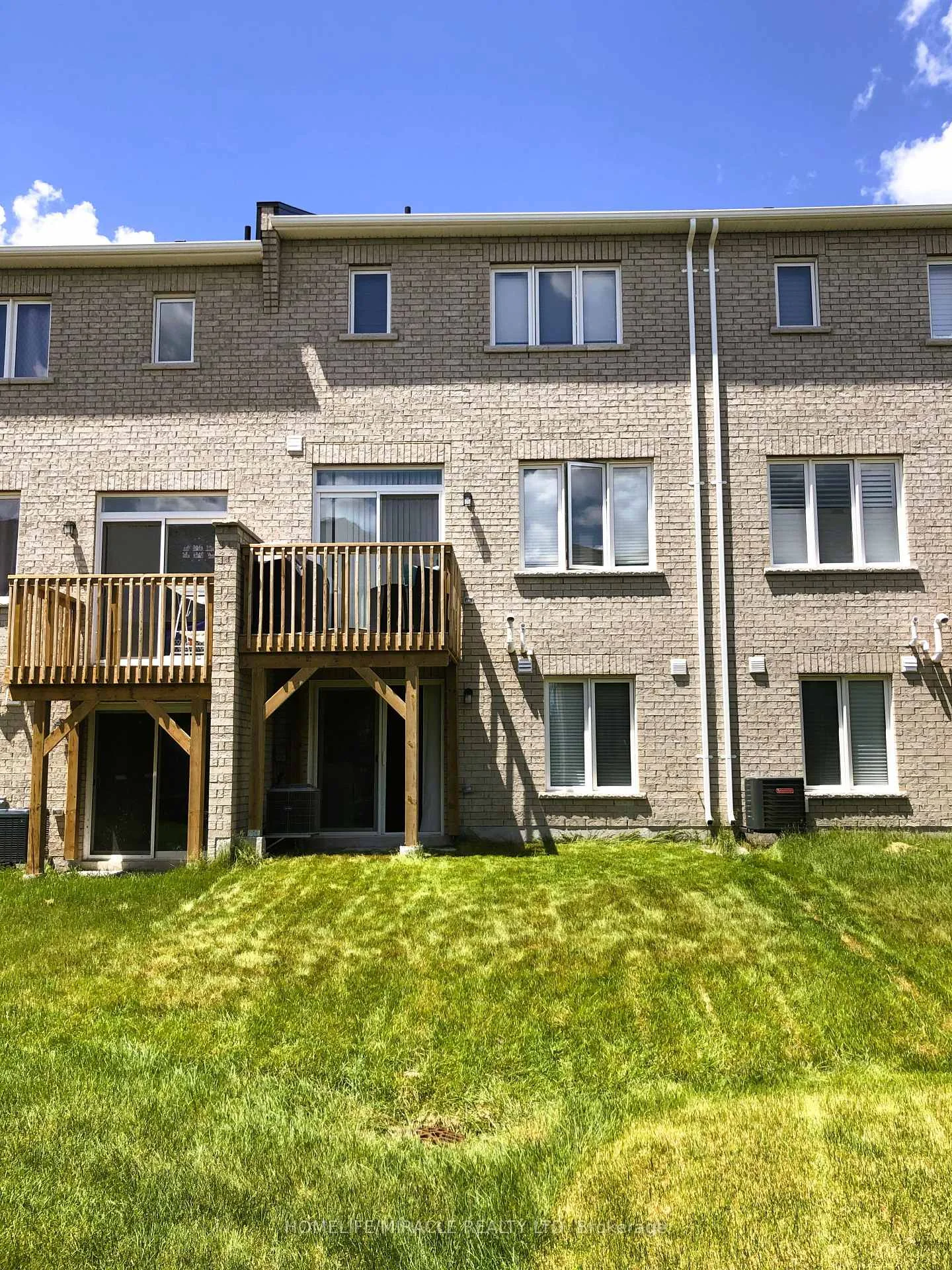 Photo 11 of 2611 Cerise Manor, Pickering, Rural Pickering — HOMEH
