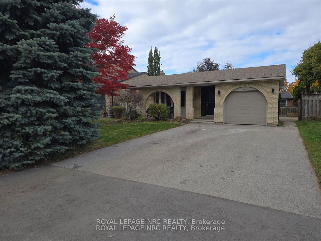 Photo 1 of 7 Blue Spruce Court, St. Catharines, Lakeport — HOMEH