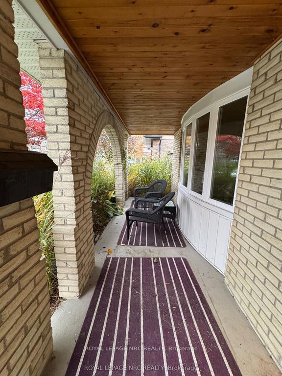 Photo 2 of 7 Blue Spruce Court, St. Catharines, Lakeport — HOMEH
