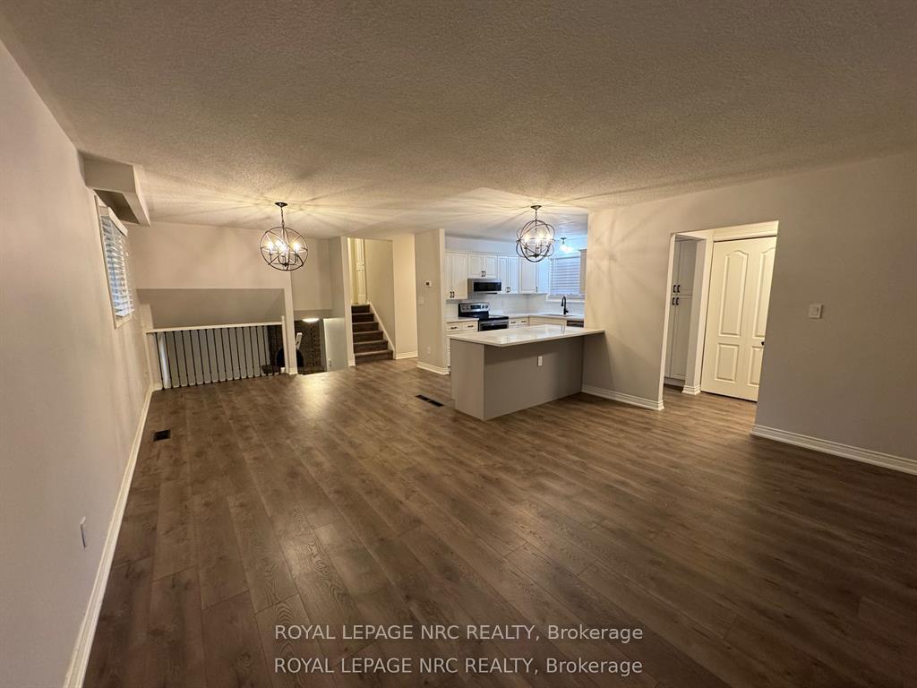 Photo 4 of 7 Blue Spruce Court, St. Catharines, Lakeport — HOMEH