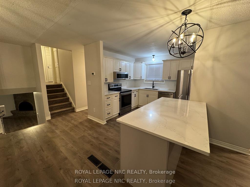 Photo 5 of 7 Blue Spruce Court, St. Catharines, Lakeport — HOMEH