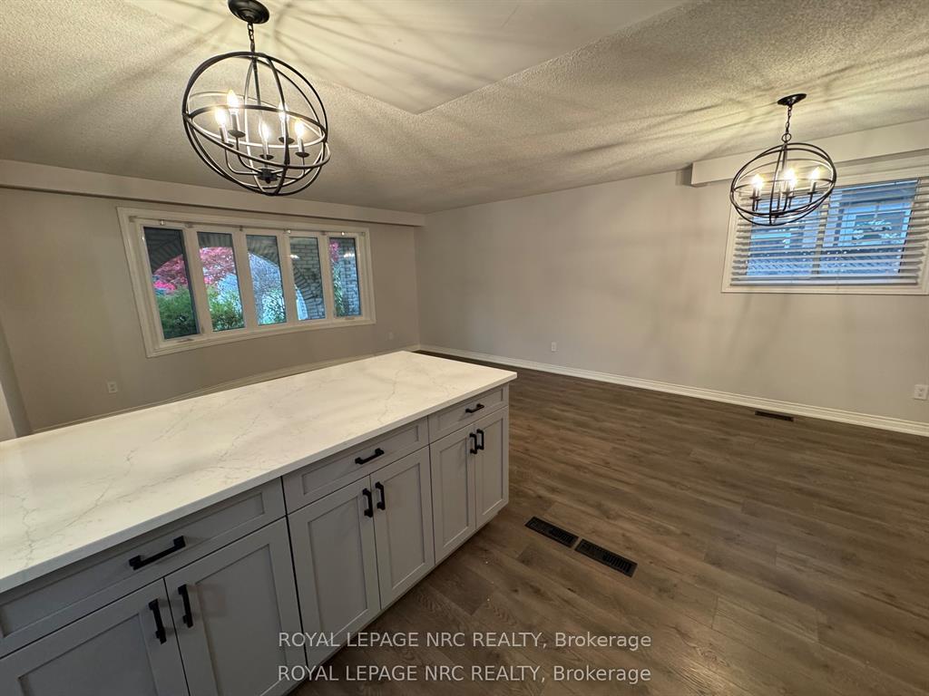 Photo 9 of 7 Blue Spruce Court, St. Catharines, Lakeport — HOMEH