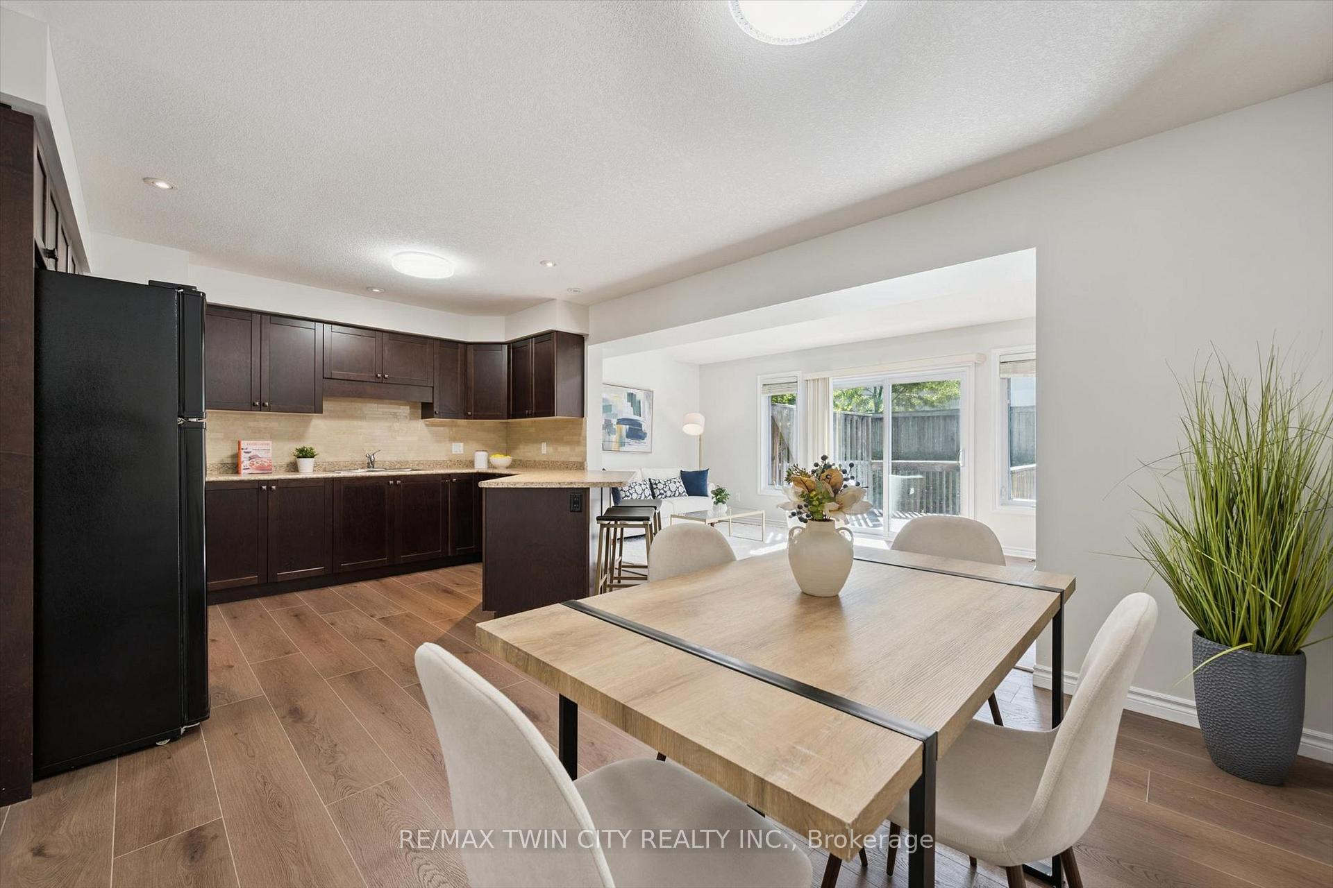 Photo 6 of Unit 24, 555 Chablis Drive, Waterloo, Beechwood West — HOMEH