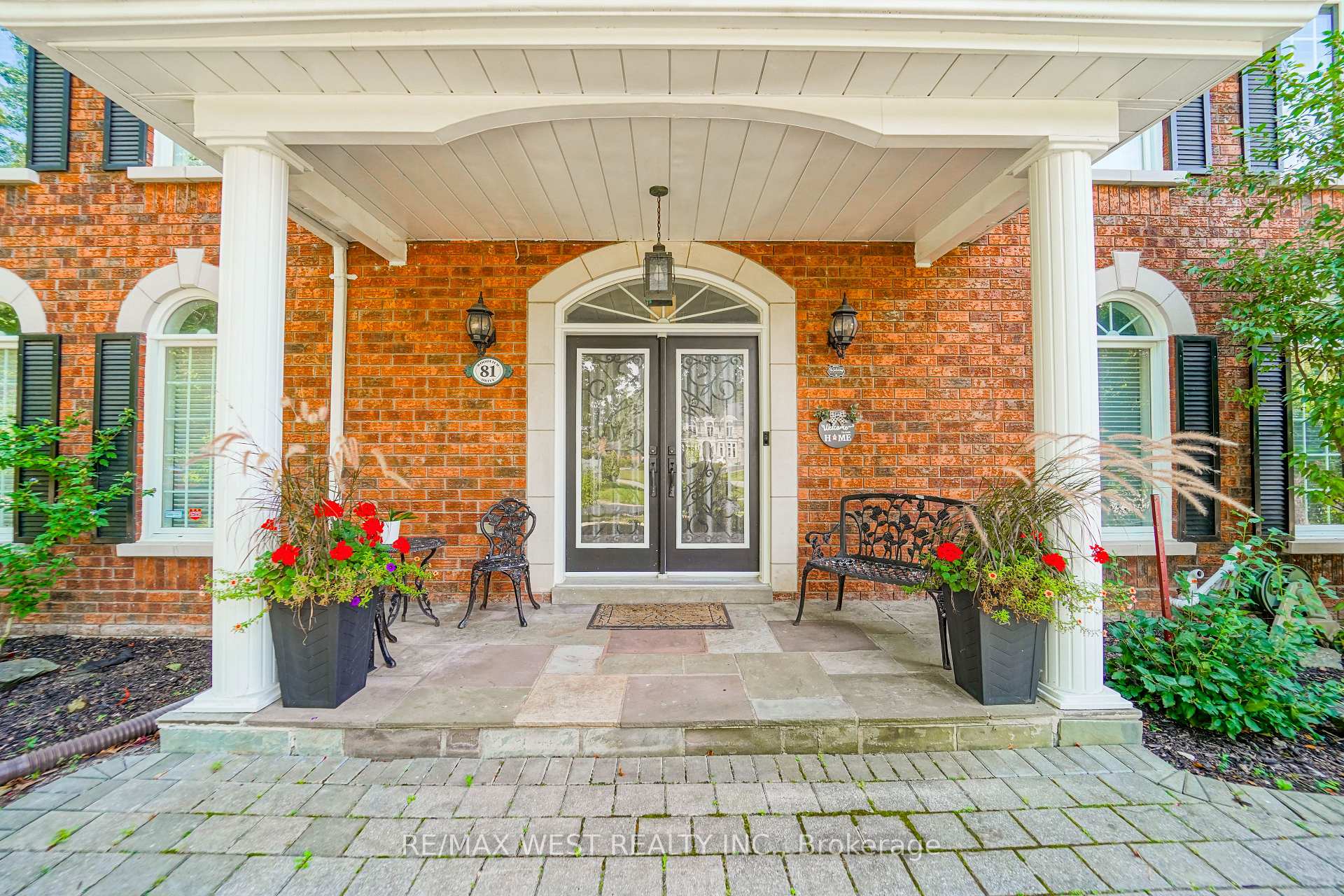 Photo 3 of 81 Woodview Drive, Pickering, Rougemount — HOMEH