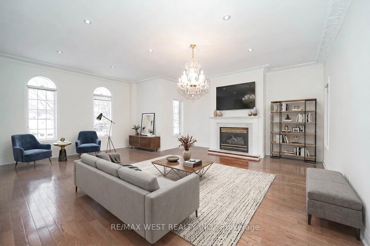 Photo 7 of 81 Woodview Drive, Pickering, Rougemount — HOMEH