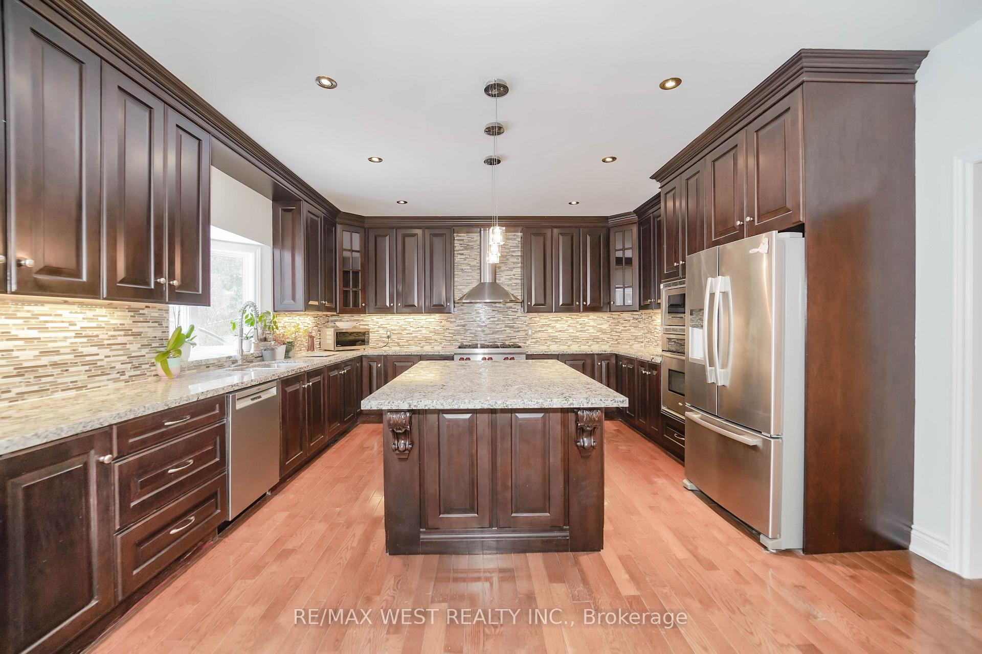 Photo 8 of 81 Woodview Drive, Pickering, Rougemount — HOMEH