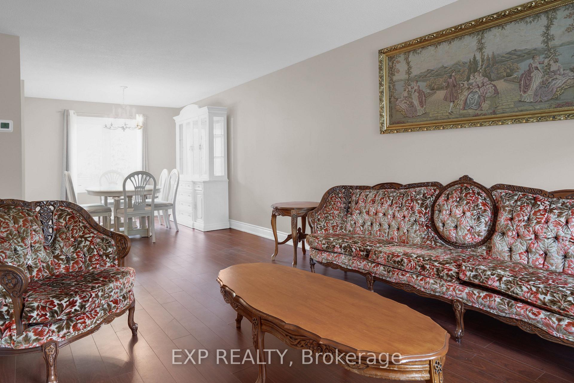 Photo 6 of 271 Murray Street, Brampton, Brampton West — HOMEH