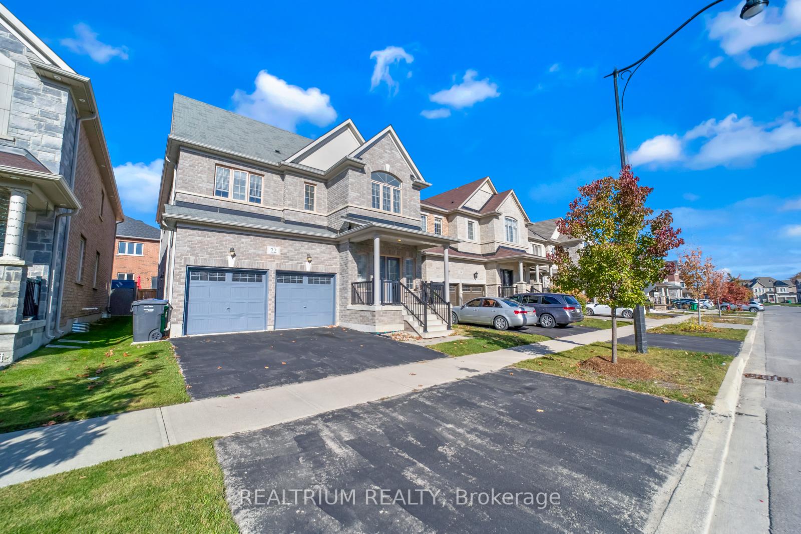 Photo 2 of 22 Clockwork Drive, Brampton, Northwest Brampton — HOMEH