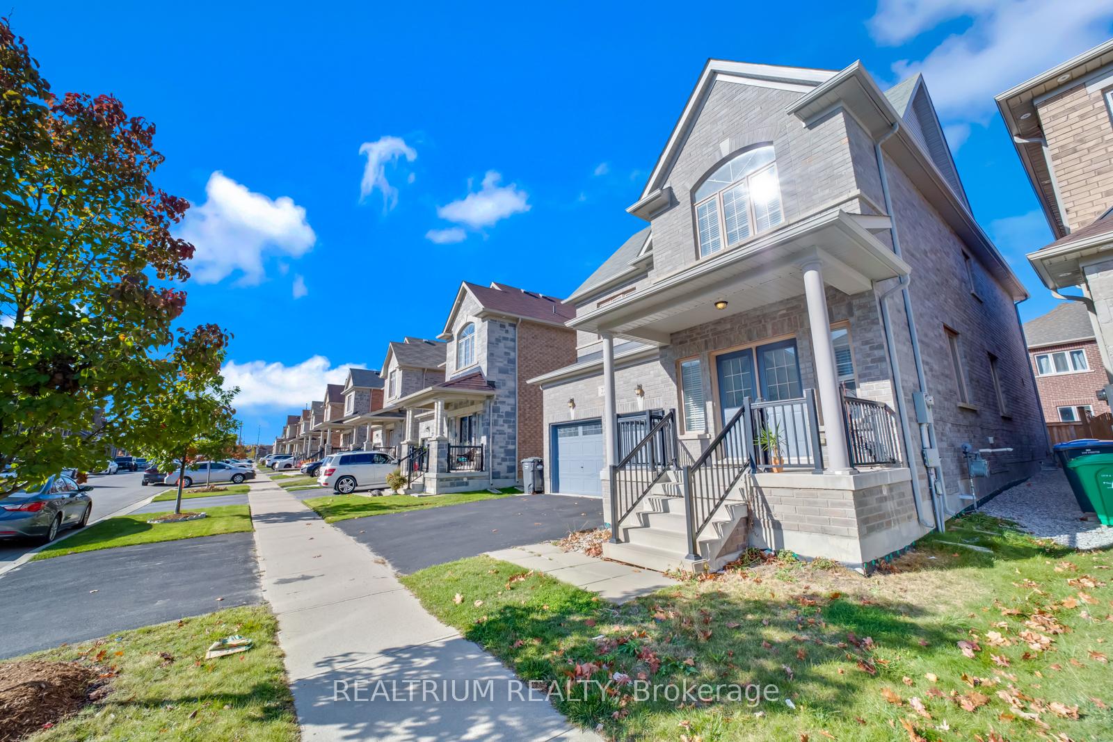 Photo 3 of 22 Clockwork Drive, Brampton, Northwest Brampton — HOMEH