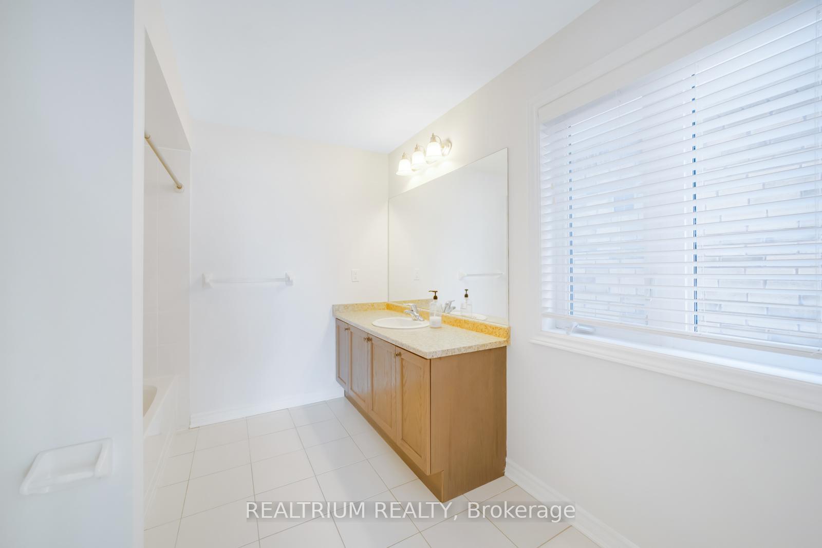 Photo 33 of 22 Clockwork Drive, Brampton, Northwest Brampton — HOMEH