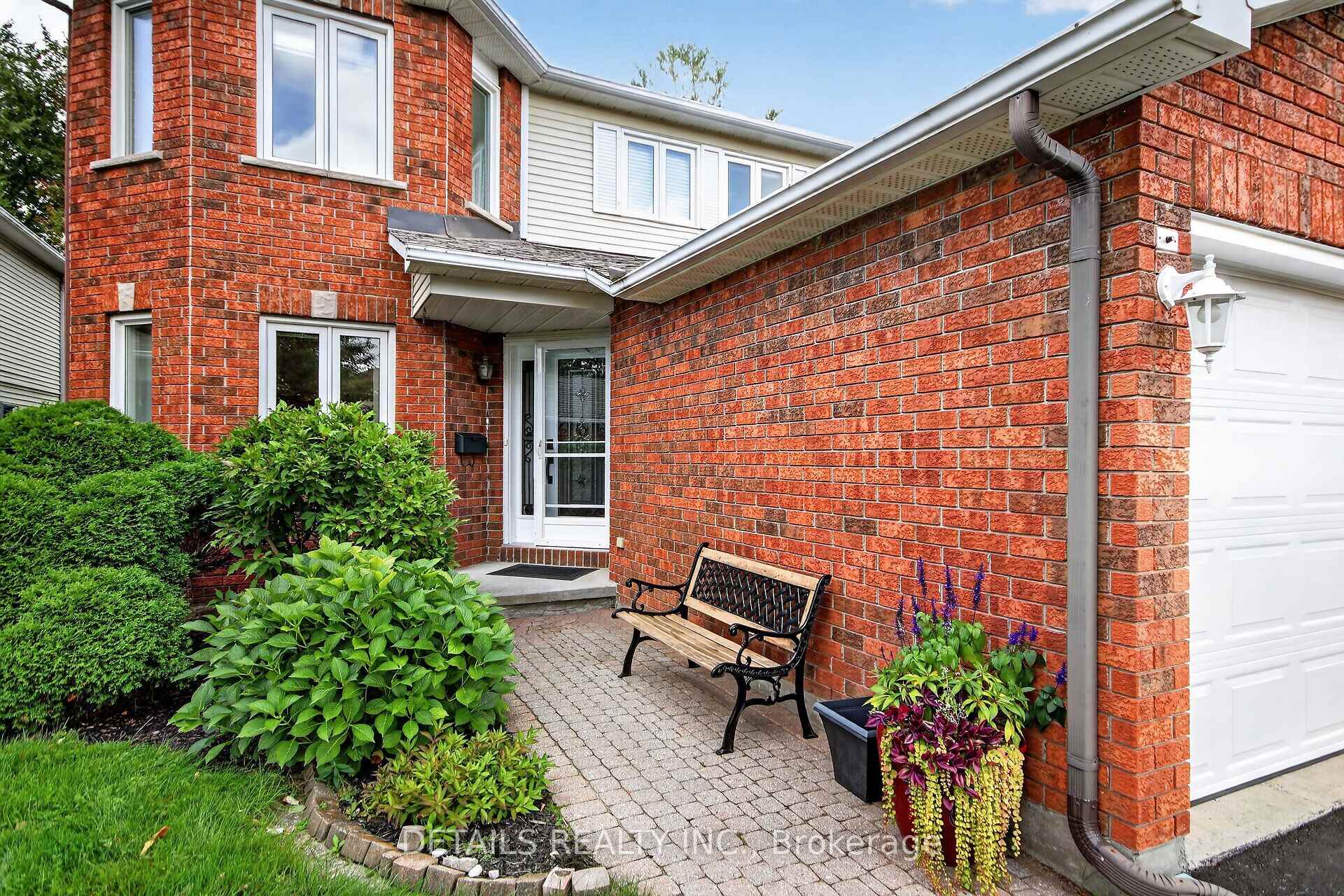 Photo 3 of 15 Conant Place, Ottawa, Kanata - Katimavik — HOMEH