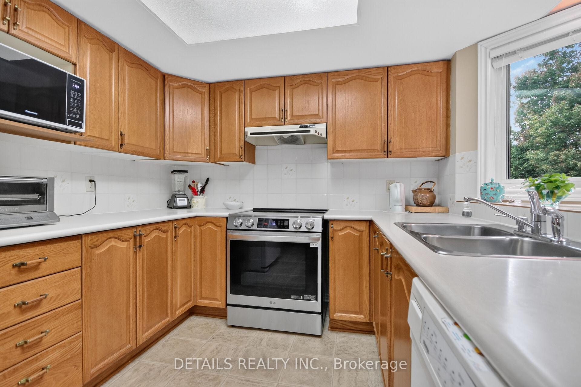 Photo 16 of 15 Conant Place, Ottawa, Kanata - Katimavik — HOMEH