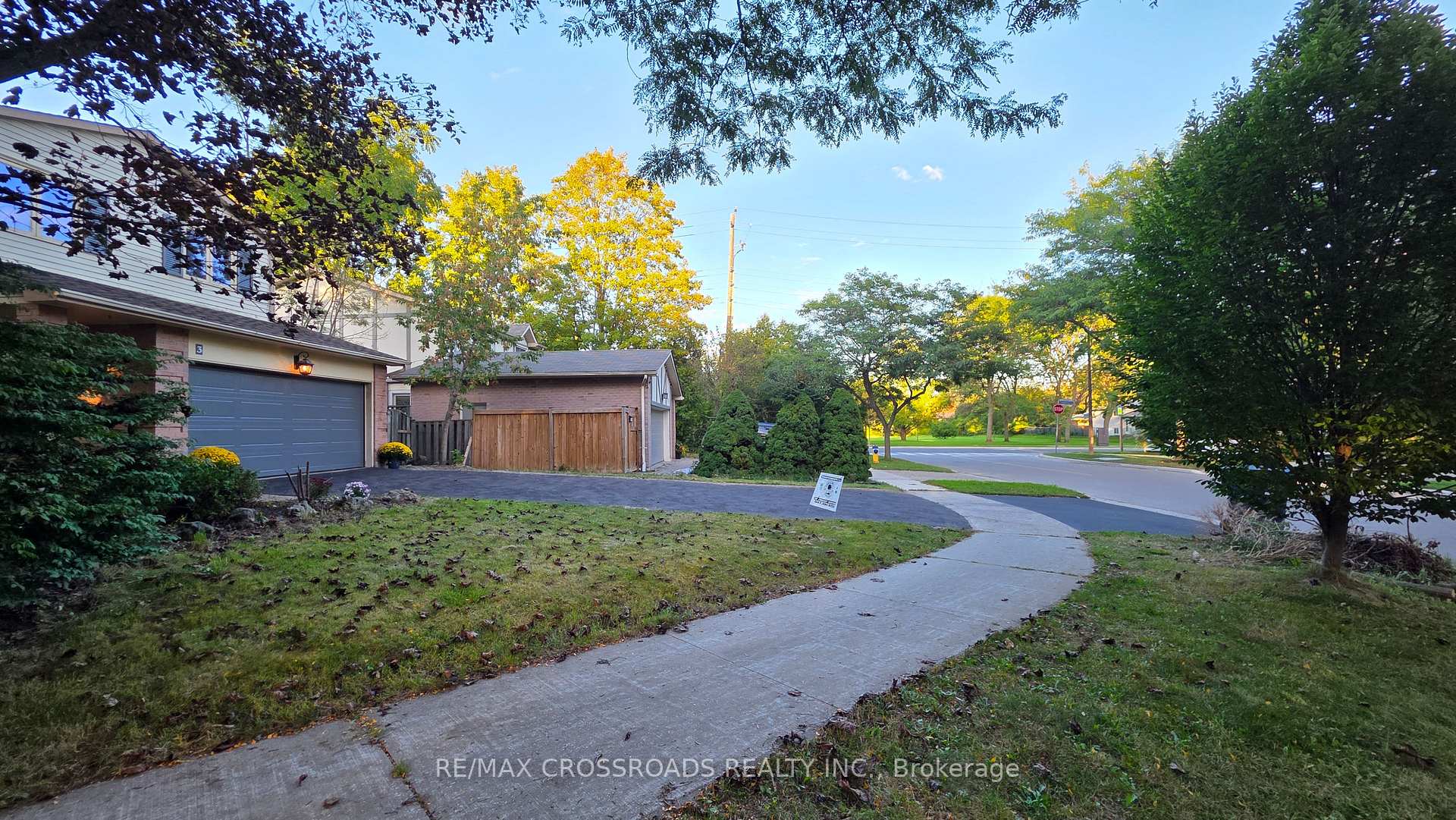 Photo 3 of 3 Cherrydale Court, Scarborough, Centennial Scarborough — HOMEH