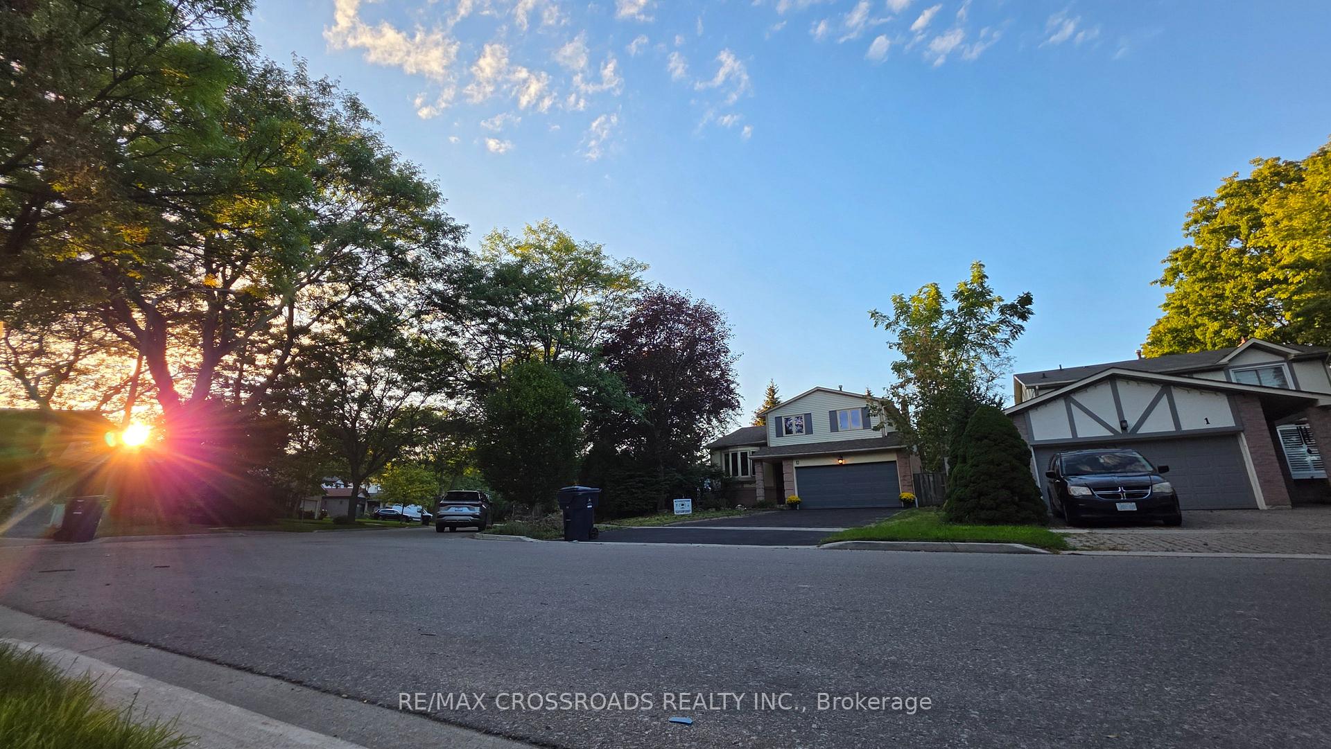 Photo 5 of 3 Cherrydale Court, Scarborough, Centennial Scarborough — HOMEH
