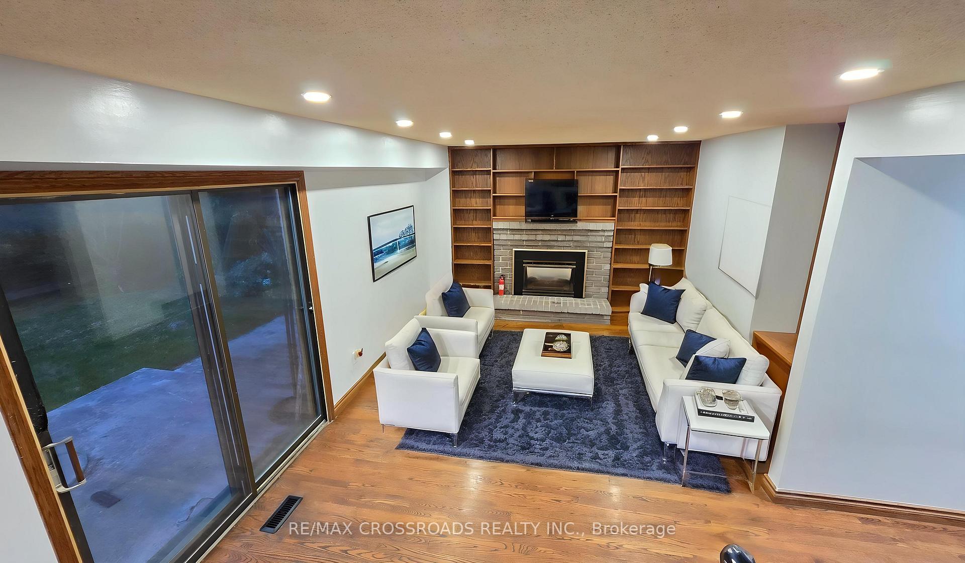 Photo 10 of 3 Cherrydale Court, Scarborough, Centennial Scarborough — HOMEH