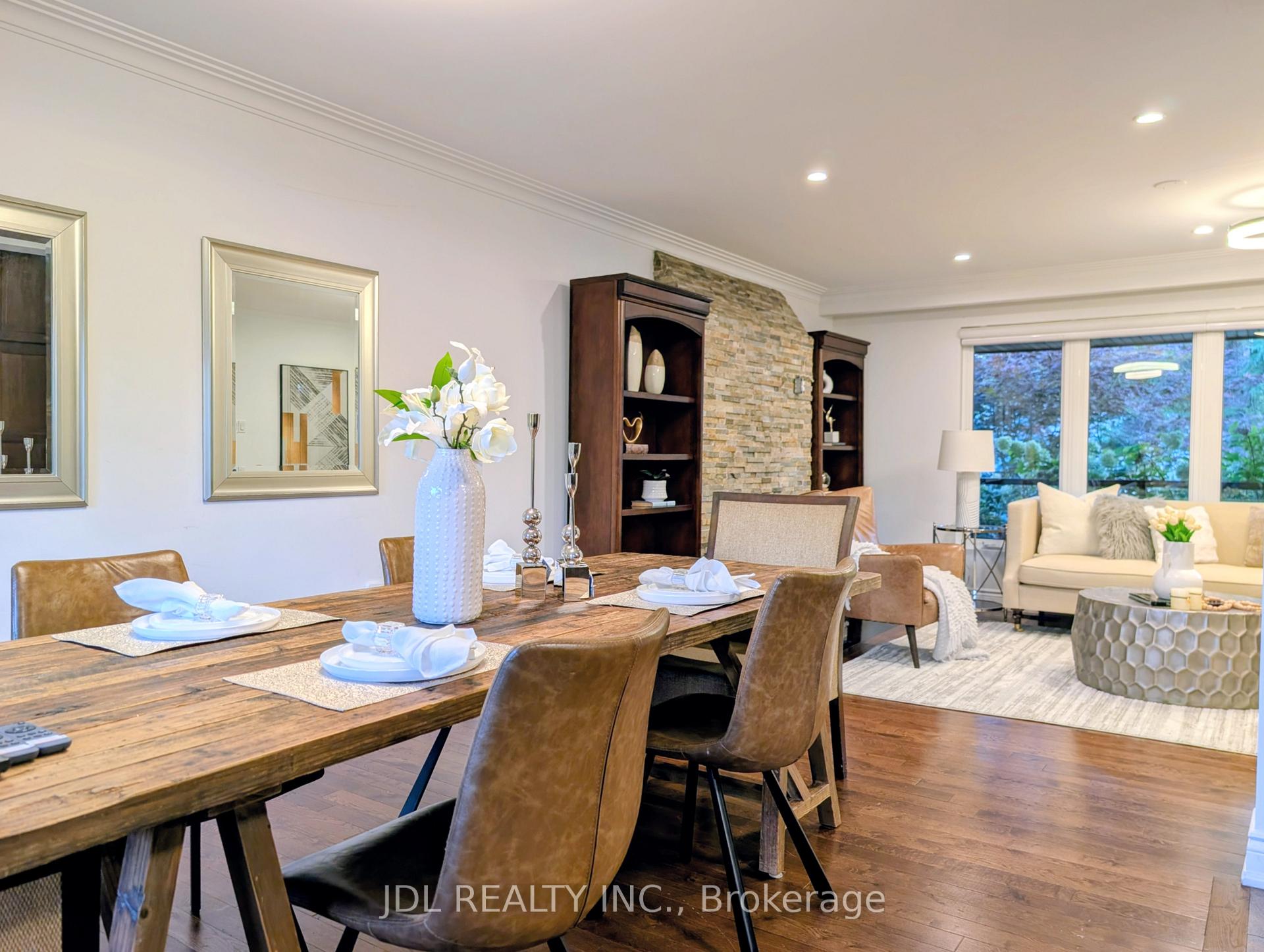 Photo 13 of 32 Ashmount Crescent, Etobicoke, Willowridge-Martingrove-Richview — HOMEH