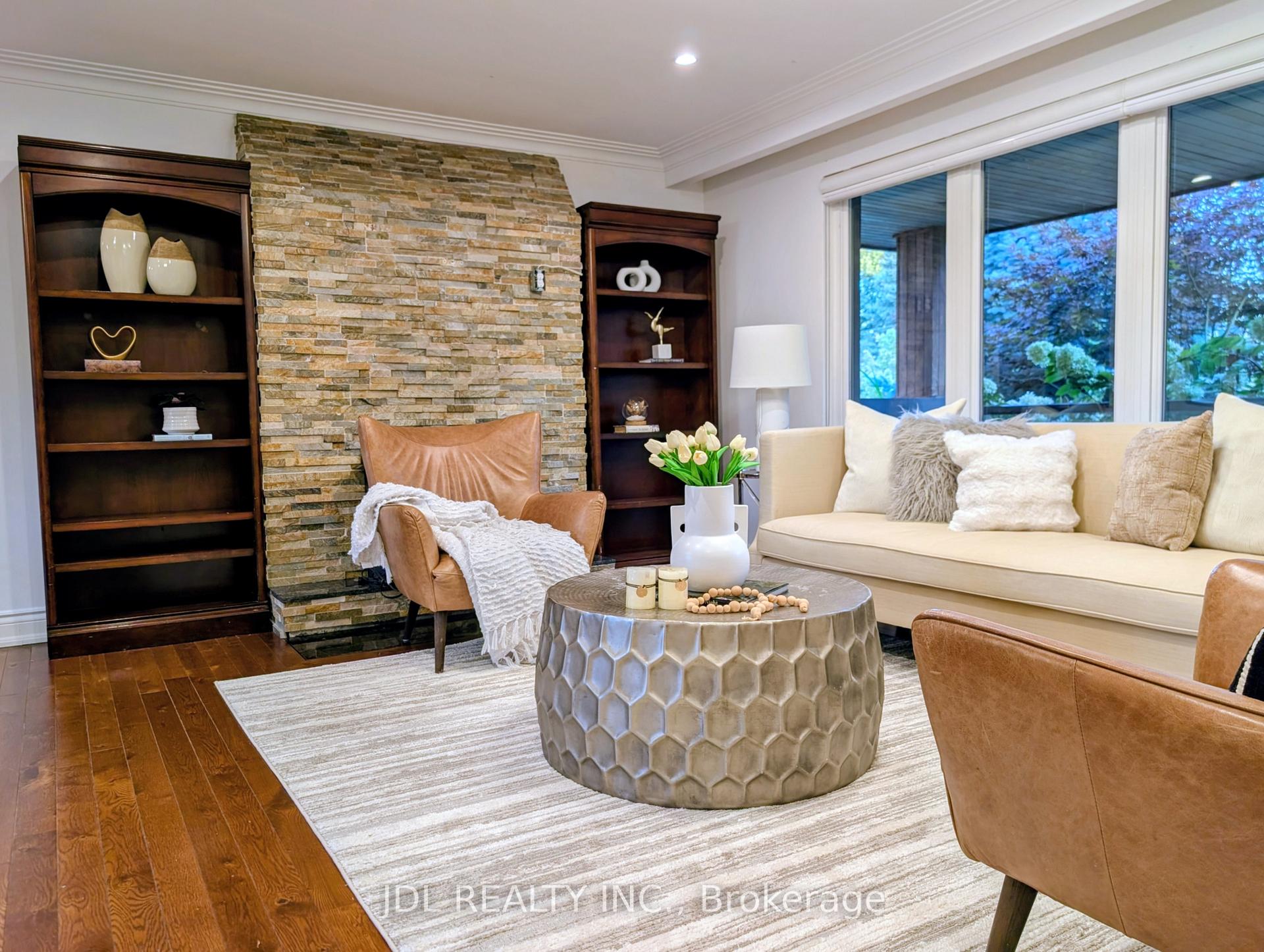 Photo 19 of 32 Ashmount Crescent, Etobicoke, Willowridge-Martingrove-Richview — HOMEH