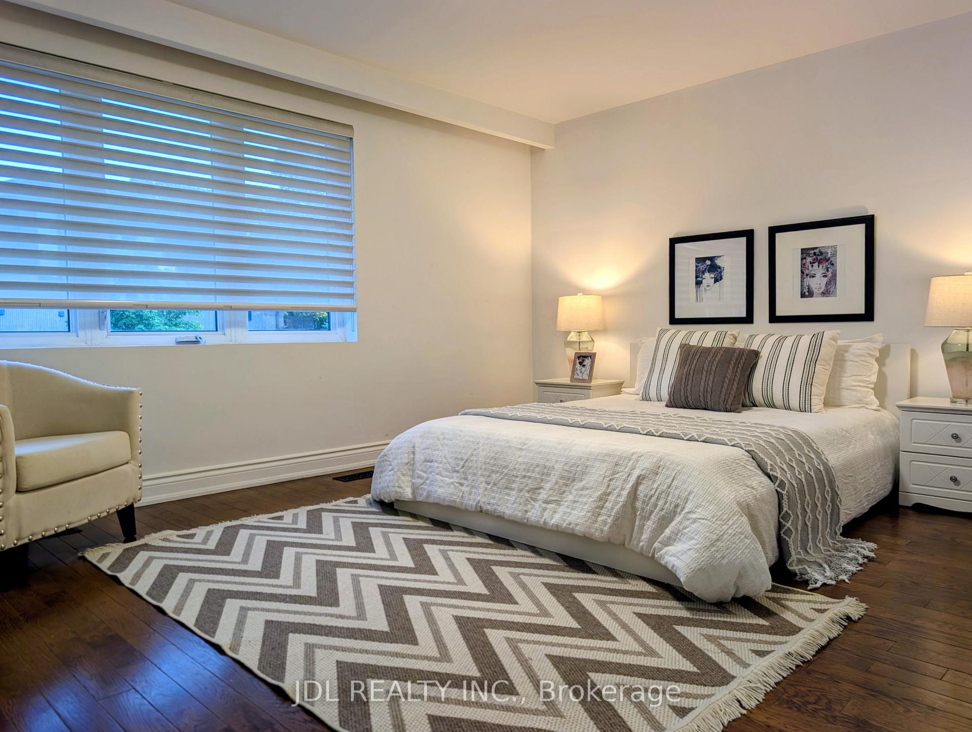 Photo 30 of 32 Ashmount Crescent, Etobicoke, Willowridge-Martingrove-Richview — HOMEH