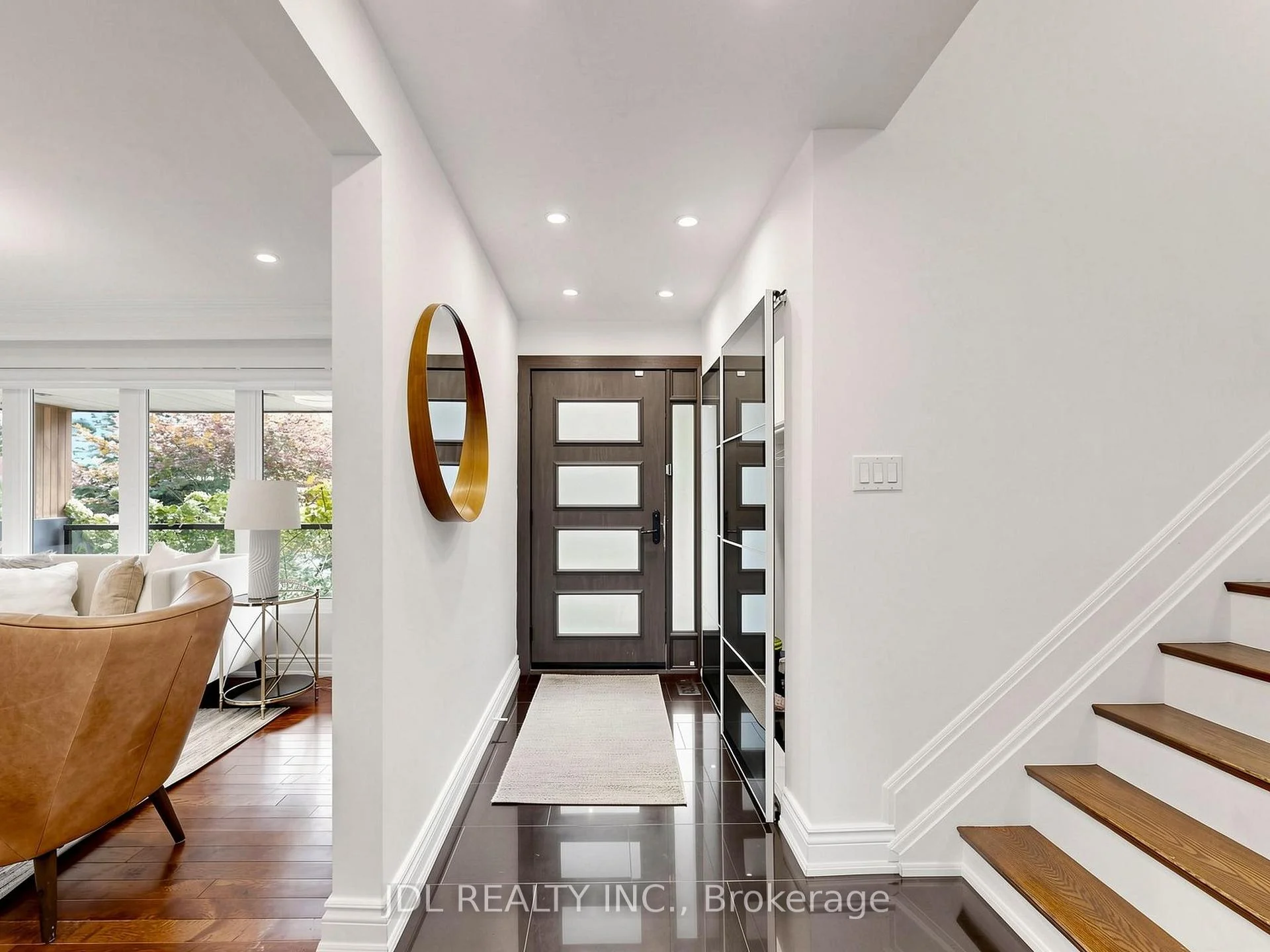 Photo 8 of 32 Ashmount Crescent, Etobicoke, Willowridge-Martingrove-Richview — HOMEH