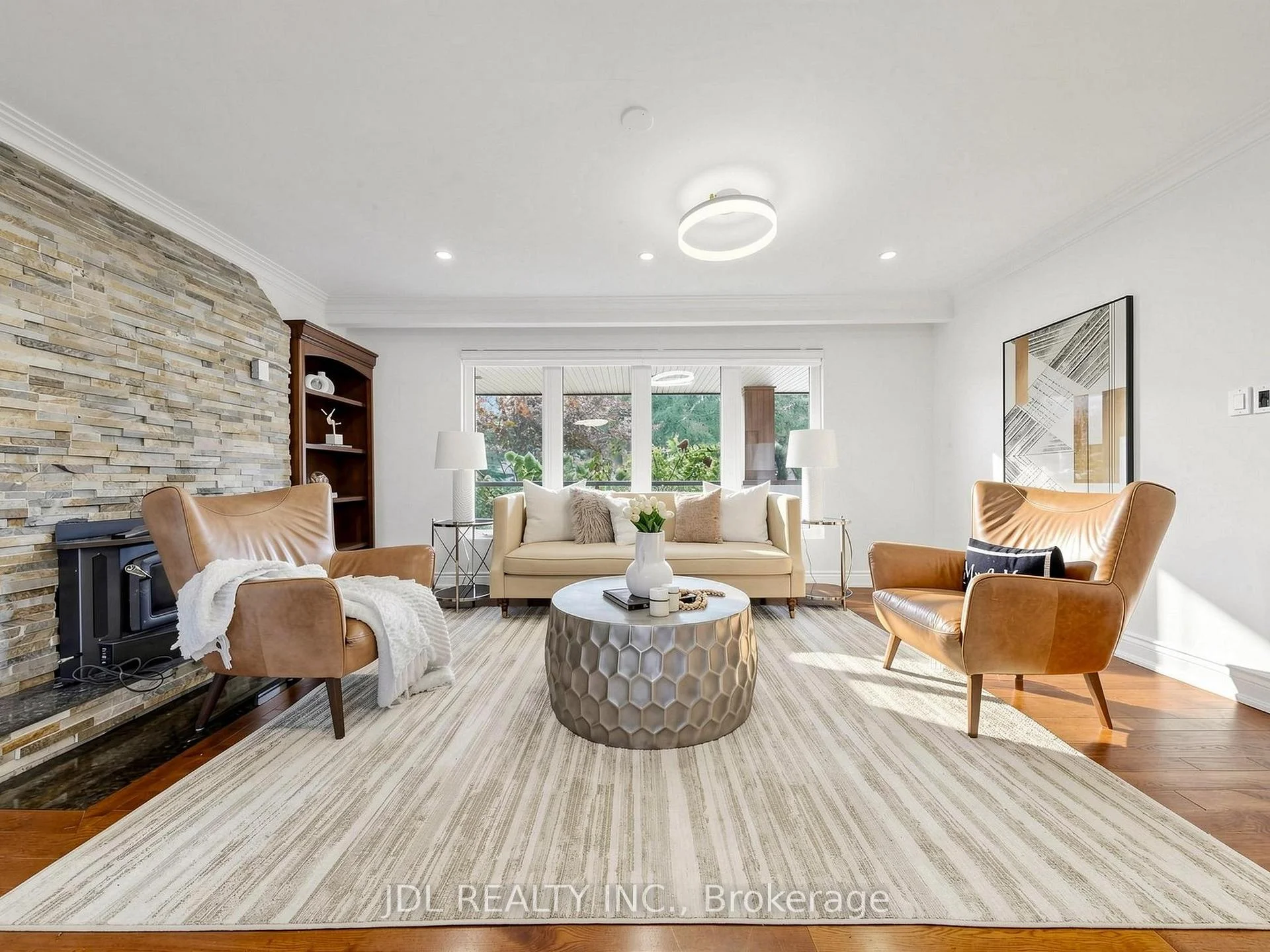 Photo 10 of 32 Ashmount Crescent, Etobicoke, Willowridge-Martingrove-Richview — HOMEH