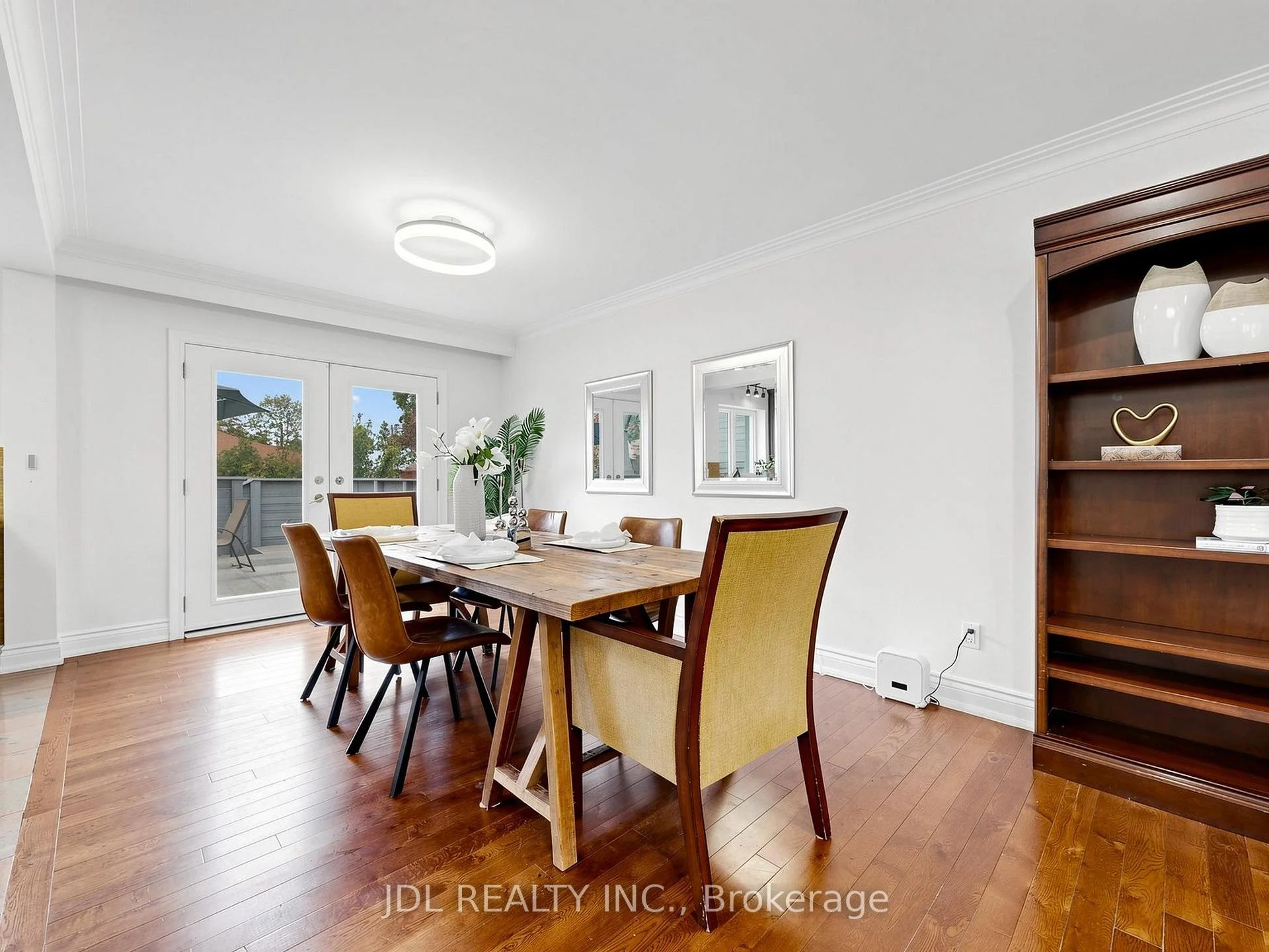 Photo 18 of 32 Ashmount Crescent, Etobicoke, Willowridge-Martingrove-Richview — HOMEH