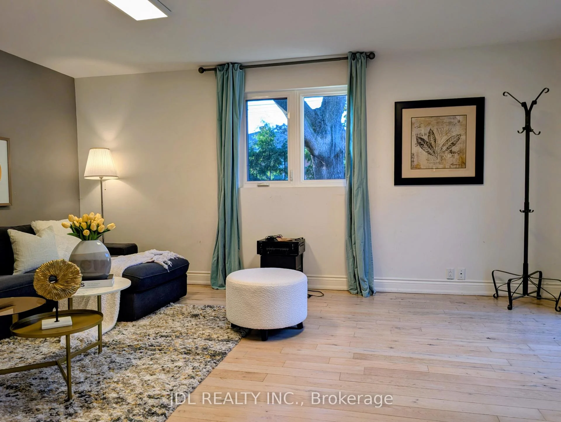 Photo 24 of 32 Ashmount Crescent, Etobicoke, Willowridge-Martingrove-Richview — HOMEH