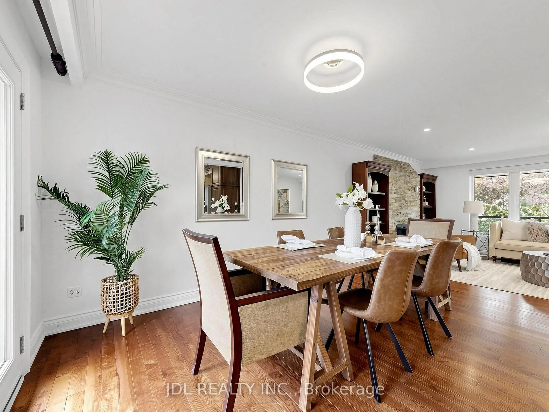 Photo 25 of 32 Ashmount Crescent, Etobicoke, Willowridge-Martingrove-Richview — HOMEH