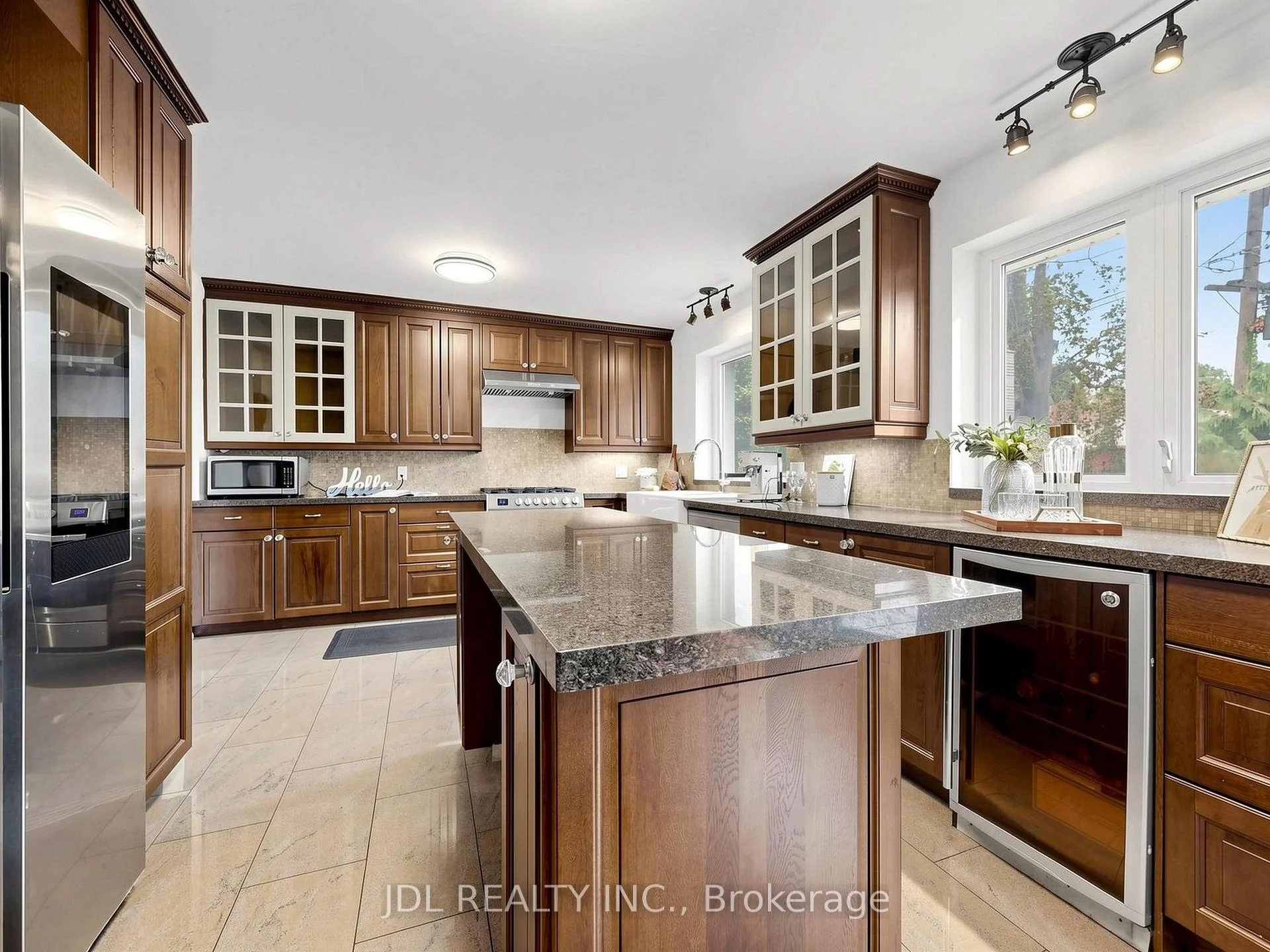 Photo 29 of 32 Ashmount Crescent, Etobicoke, Willowridge-Martingrove-Richview — HOMEH