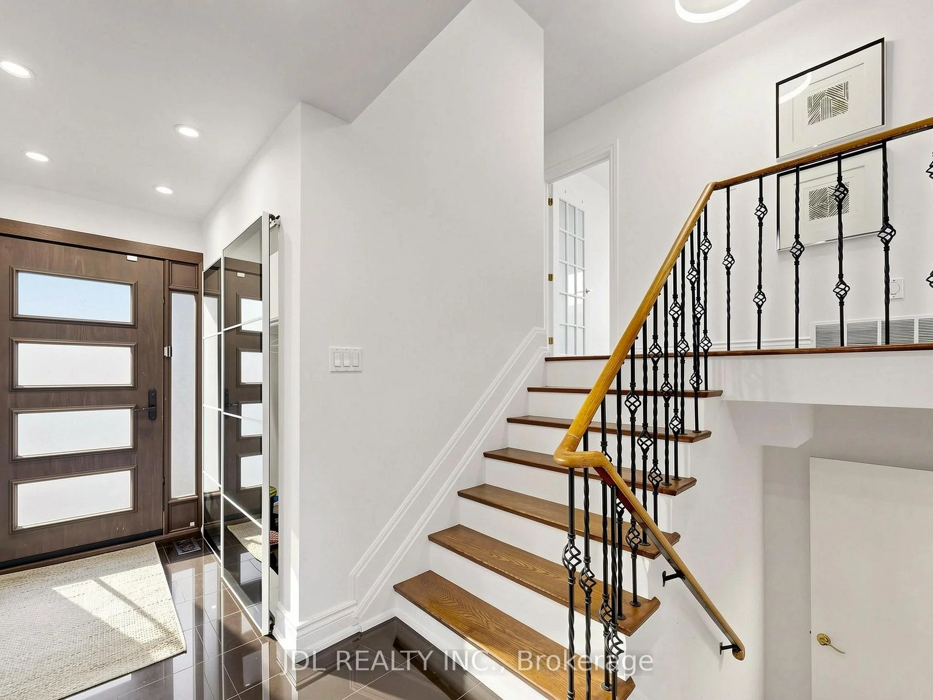 Photo 39 of 32 Ashmount Crescent, Etobicoke, Willowridge-Martingrove-Richview — HOMEH