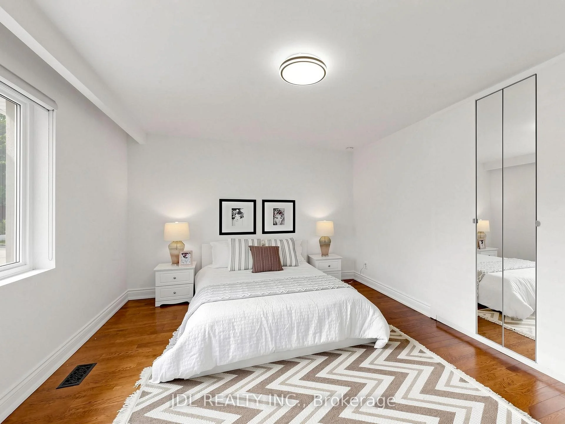 Photo 41 of 32 Ashmount Crescent, Etobicoke, Willowridge-Martingrove-Richview — HOMEH