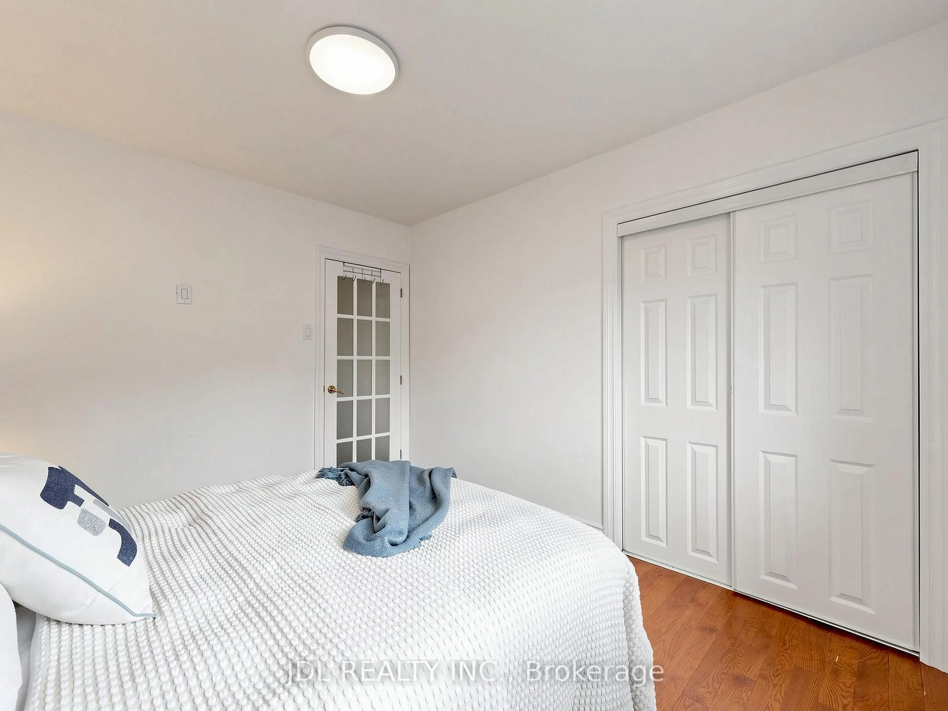 Photo 46 of 32 Ashmount Crescent, Etobicoke, Willowridge-Martingrove-Richview — HOMEH