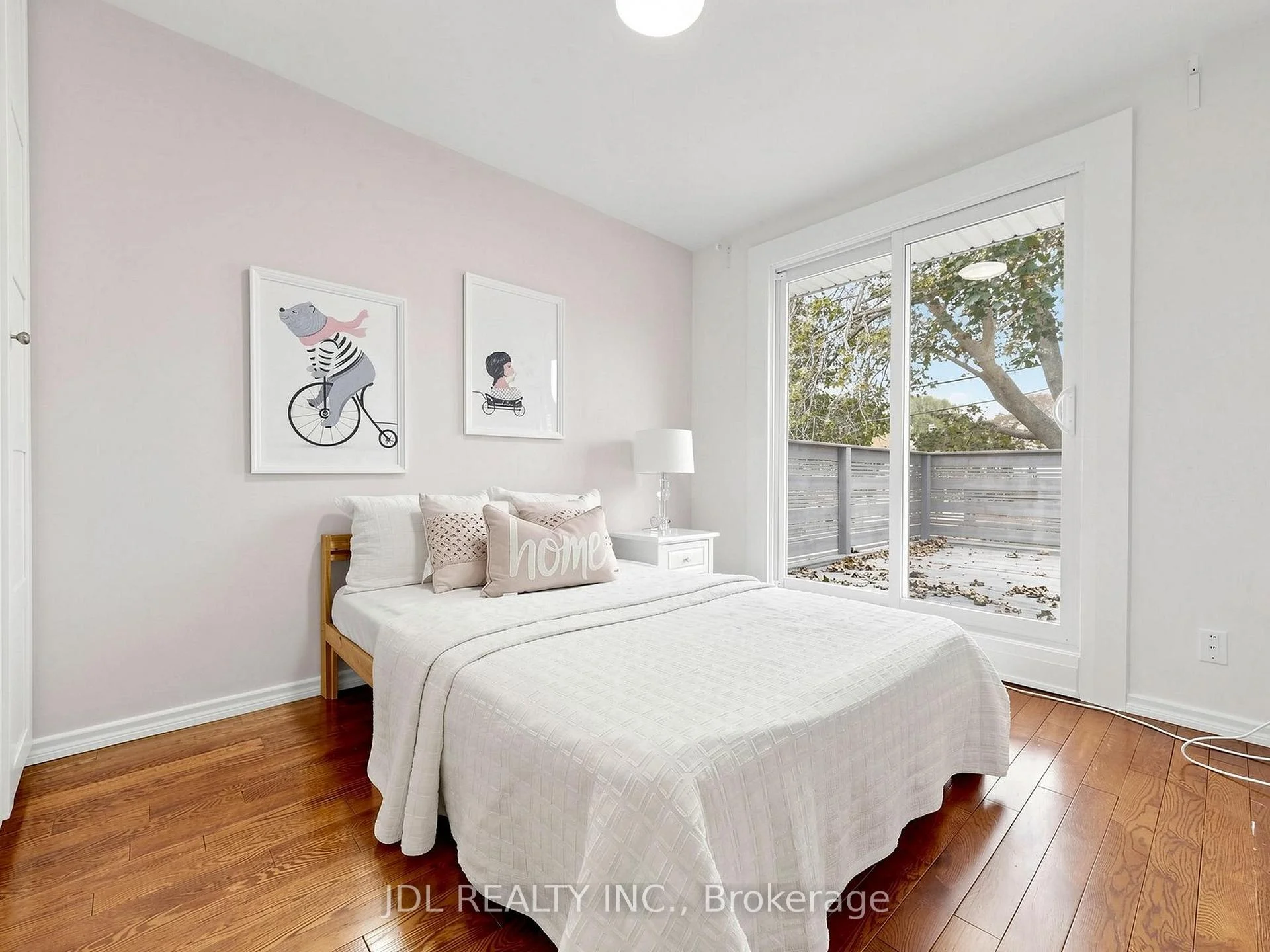 Photo 47 of 32 Ashmount Crescent, Etobicoke, Willowridge-Martingrove-Richview — HOMEH