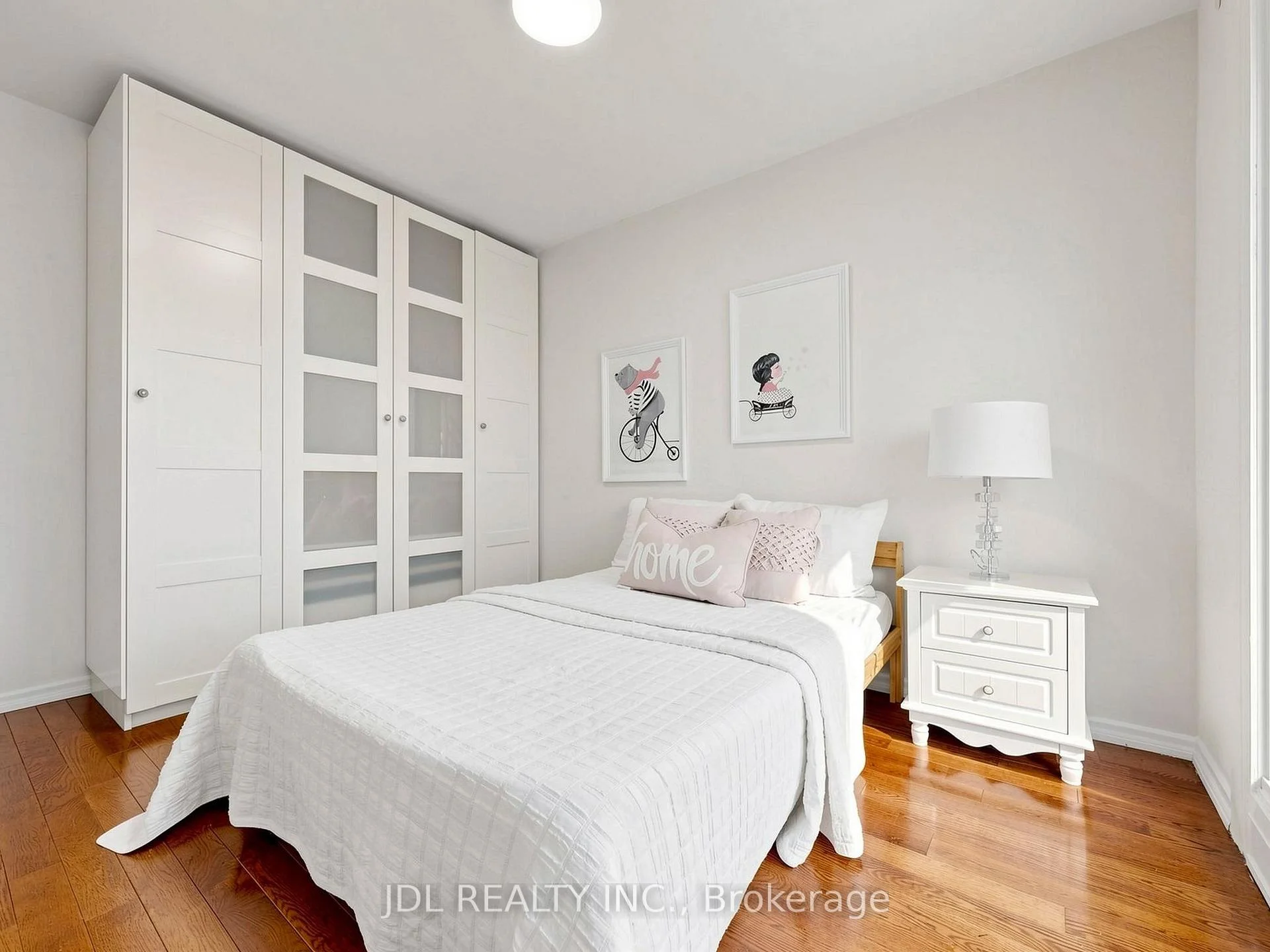 Photo 48 of 32 Ashmount Crescent, Etobicoke, Willowridge-Martingrove-Richview — HOMEH
