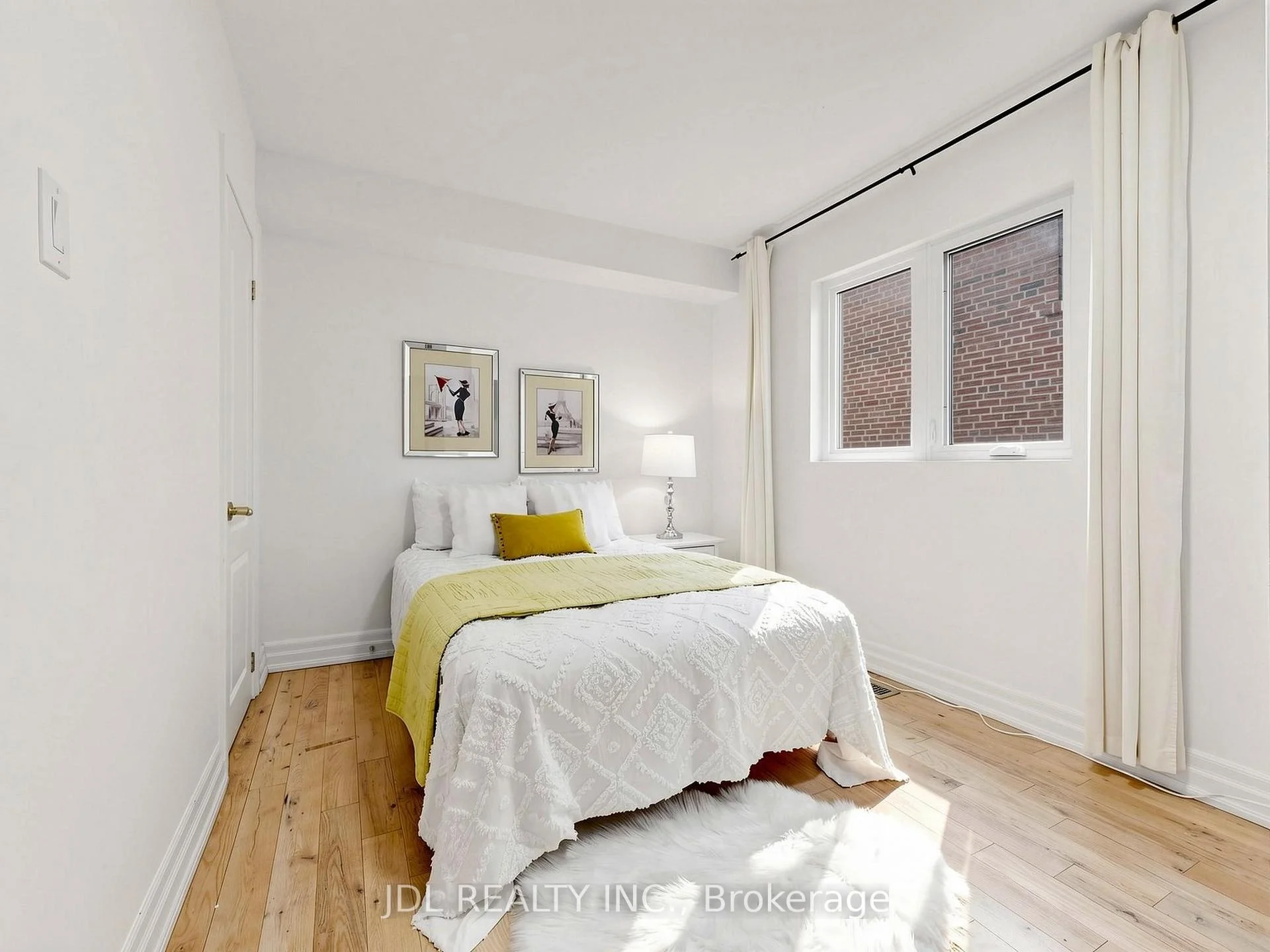 Photo 56 of 32 Ashmount Crescent, Etobicoke, Willowridge-Martingrove-Richview — HOMEH