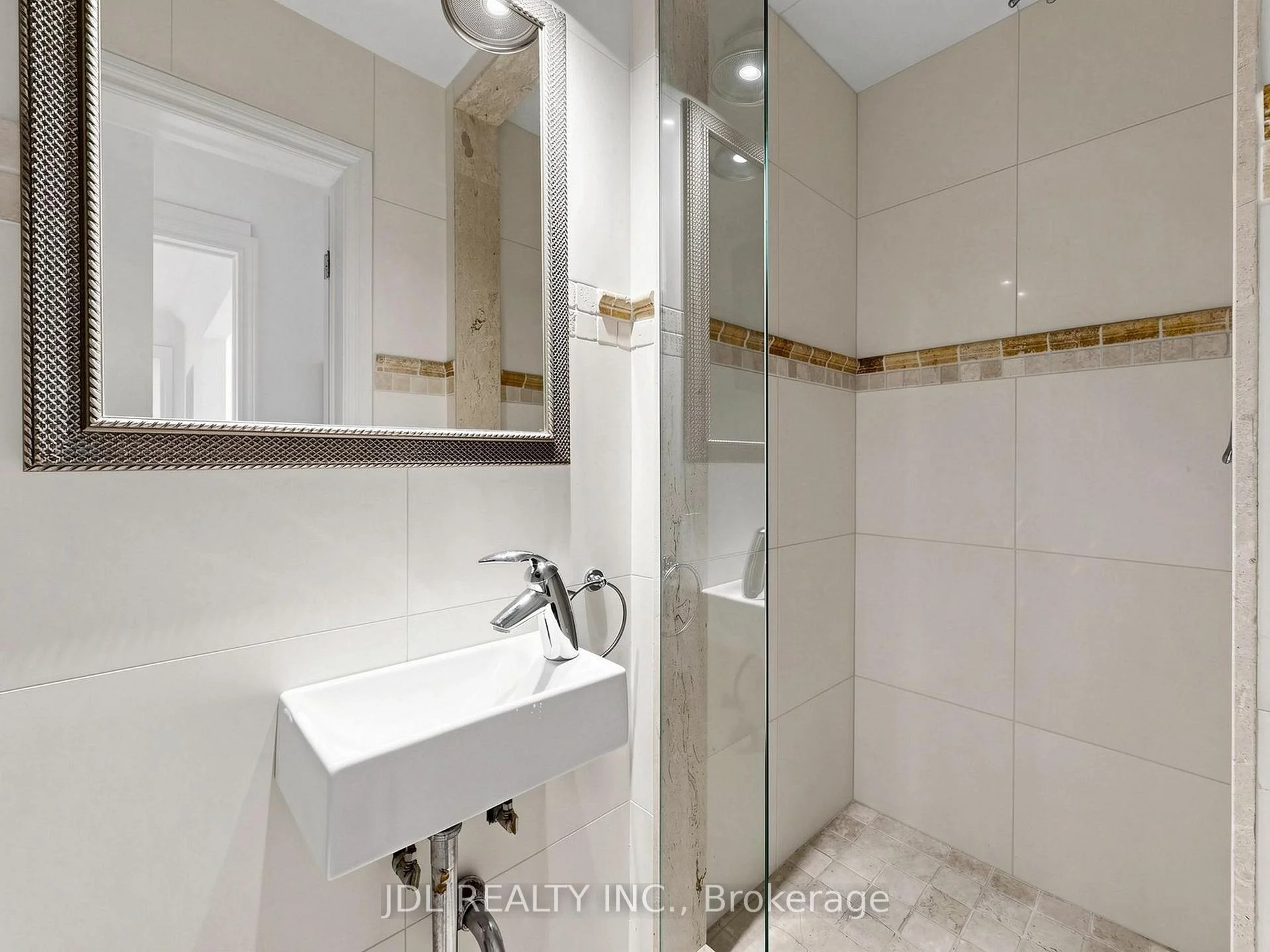 Photo 58 of 32 Ashmount Crescent, Etobicoke, Willowridge-Martingrove-Richview — HOMEH
