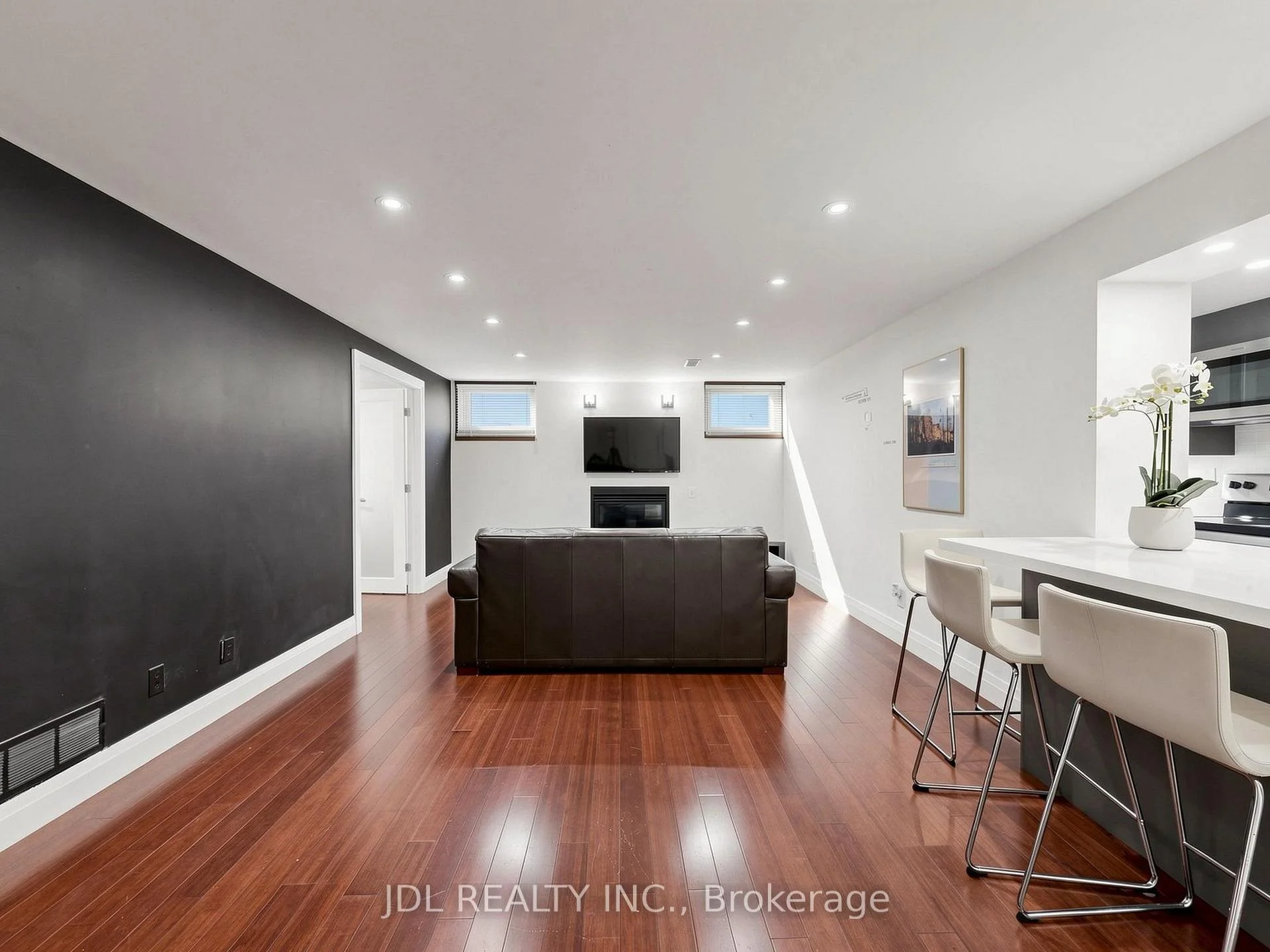 Photo 59 of 32 Ashmount Crescent, Etobicoke, Willowridge-Martingrove-Richview — HOMEH