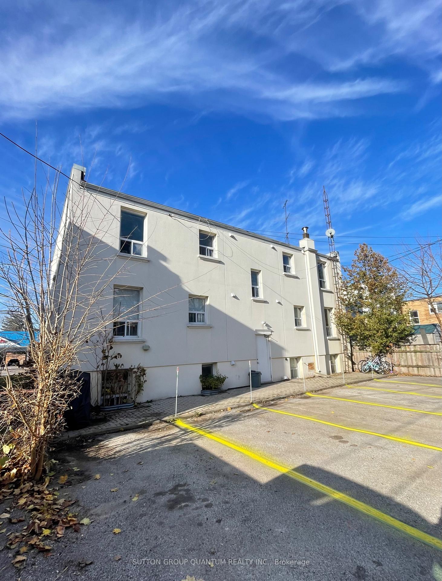 Photo 3 of Unit 3, 339 Lakeshore Road E, Mississauga, Port Credit — HOMEH