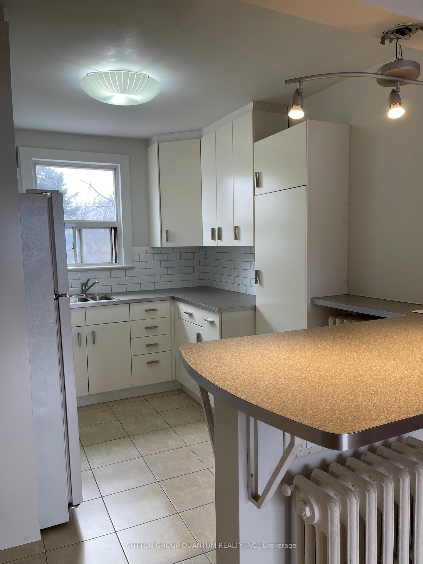 Photo 7 of Unit 3, 339 Lakeshore Road E, Mississauga, Port Credit — HOMEH
