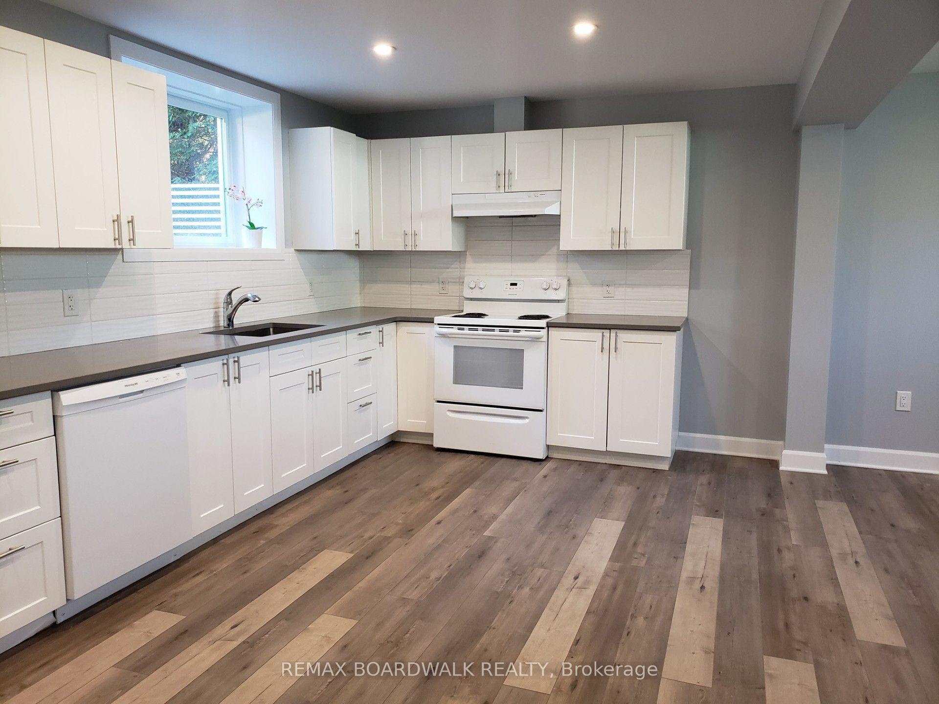 Photo 3 of 15B Dowdall Crescent, Ottawa, Fringewood — HOMEH