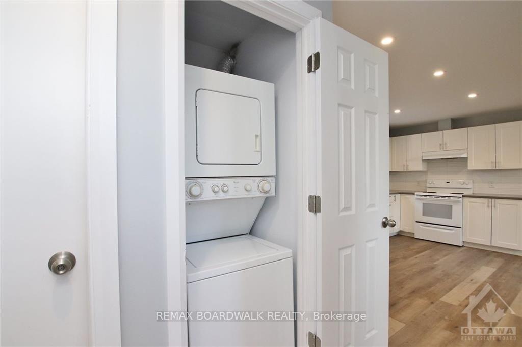 Photo 5 of 15B Dowdall Crescent, Ottawa, Fringewood — HOMEH