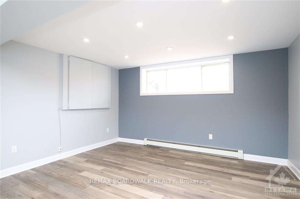 Photo 7 of 15B Dowdall Crescent, Ottawa, Fringewood — HOMEH
