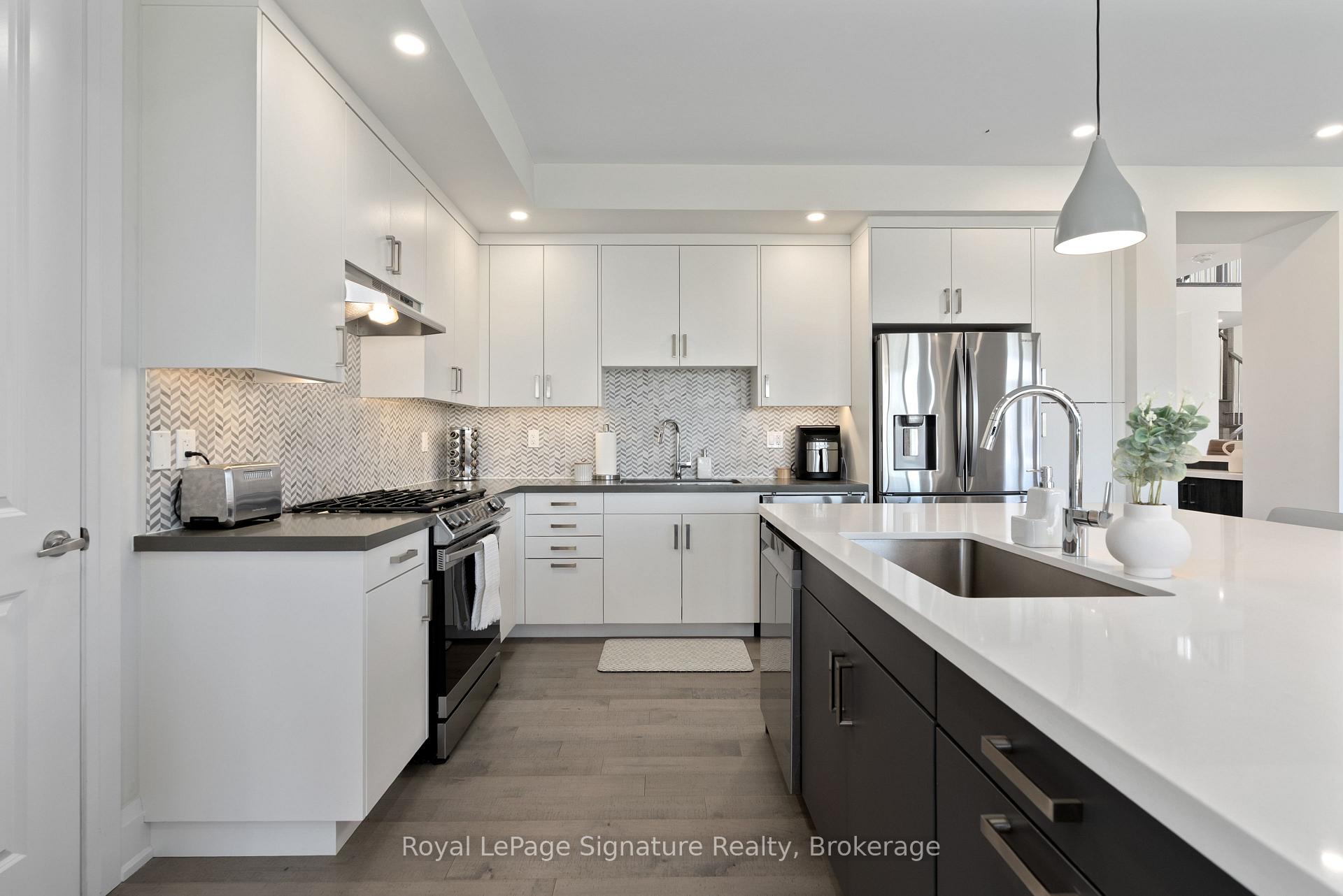 Photo 10 of 110 Cattail Crescent, Blue Mountains — HOMEH