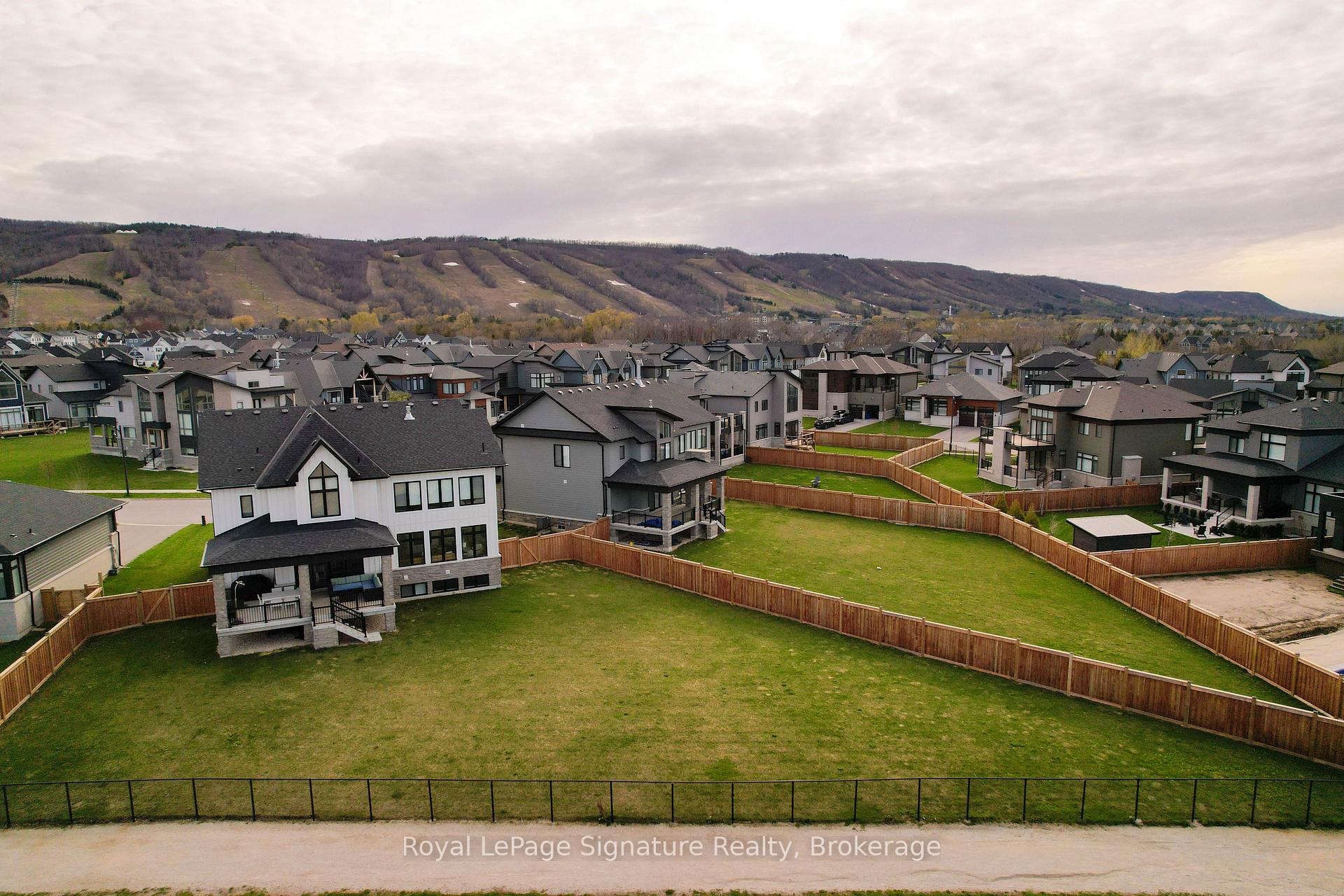 Photo 42 of 110 Cattail Crescent, Blue Mountains — HOMEH